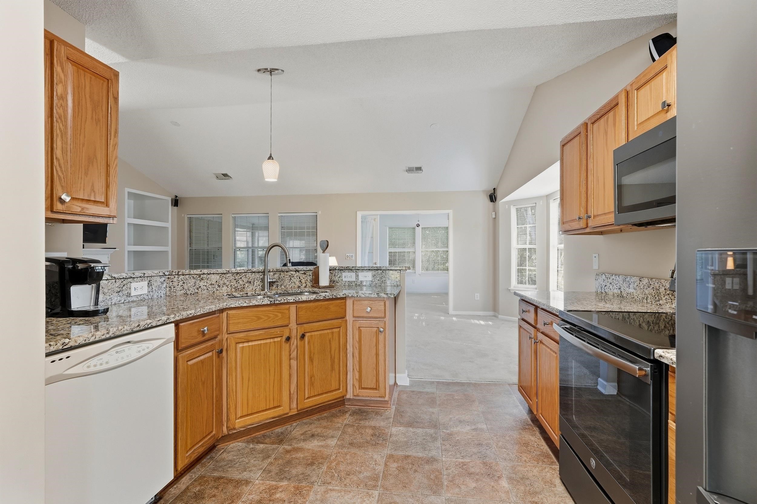 1237 Ambling Way Dr. Property Photo 13