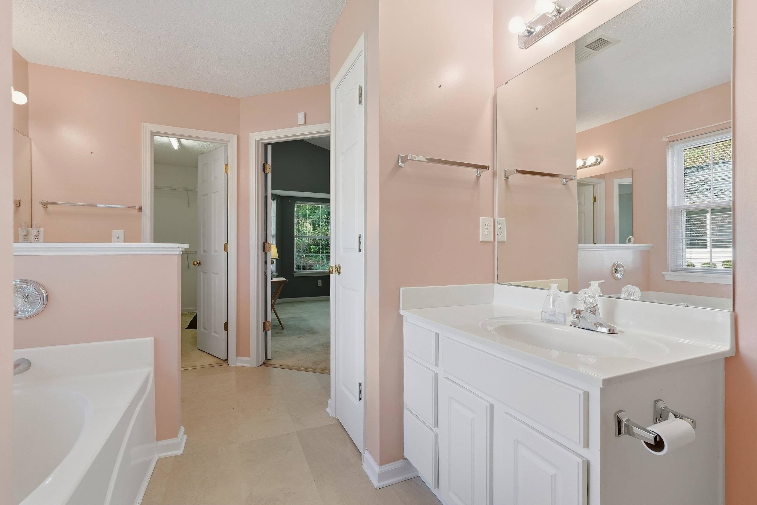 1237 Ambling Way Dr. Property Photo 24