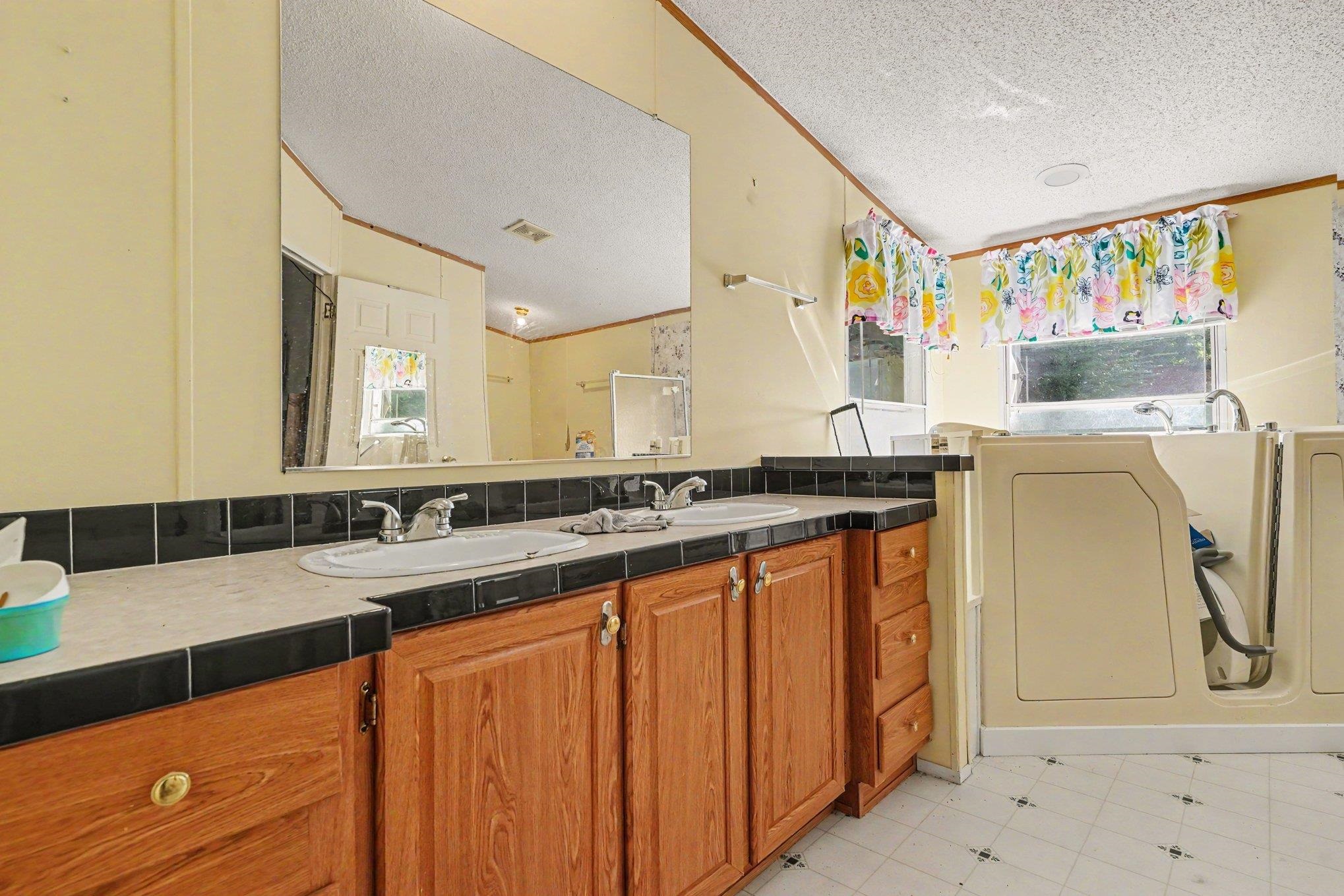 932 Pine Thicket St. Property Photo 12
