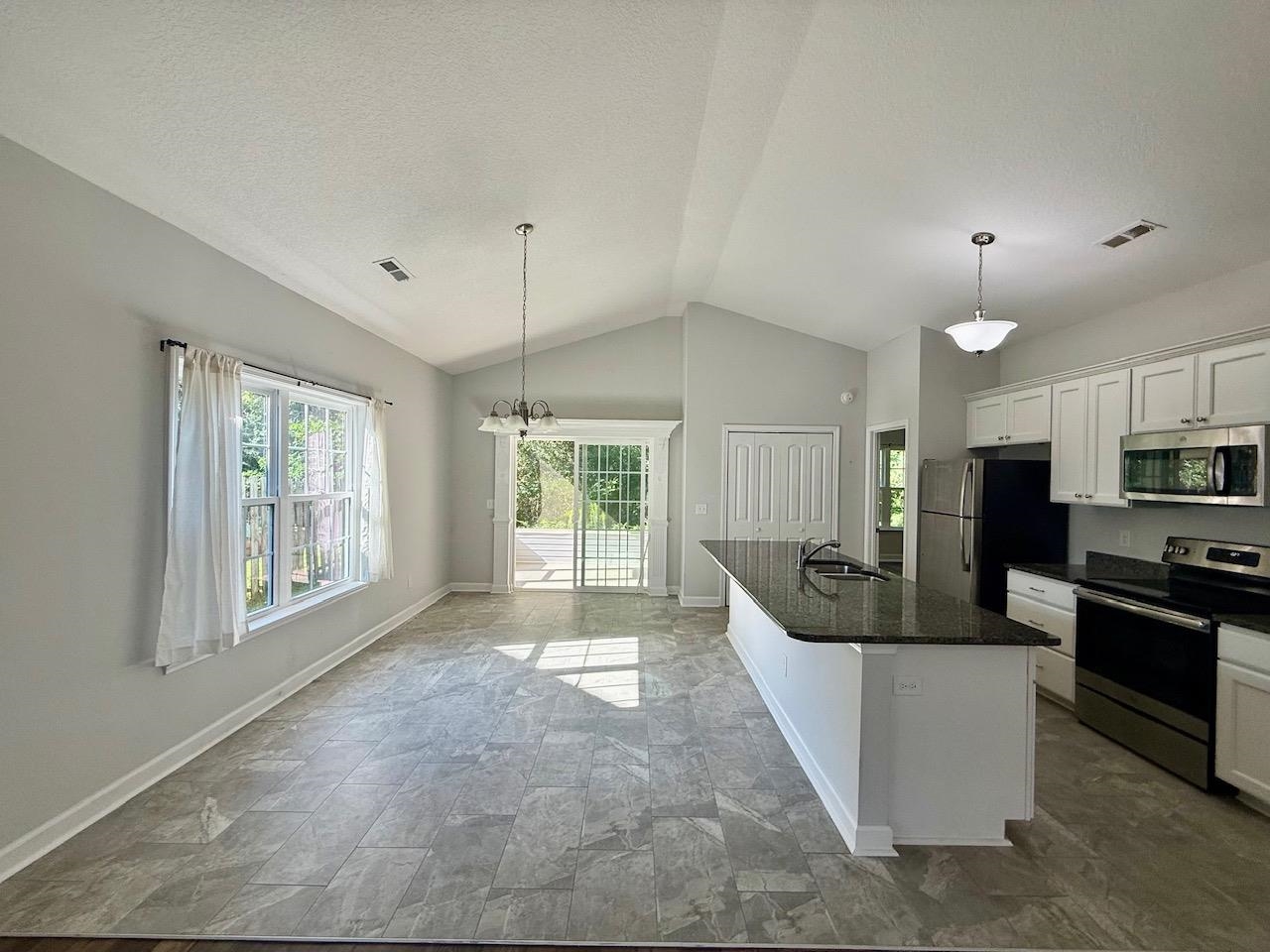 1031 Oglethorpe Dr. Property Photo 4