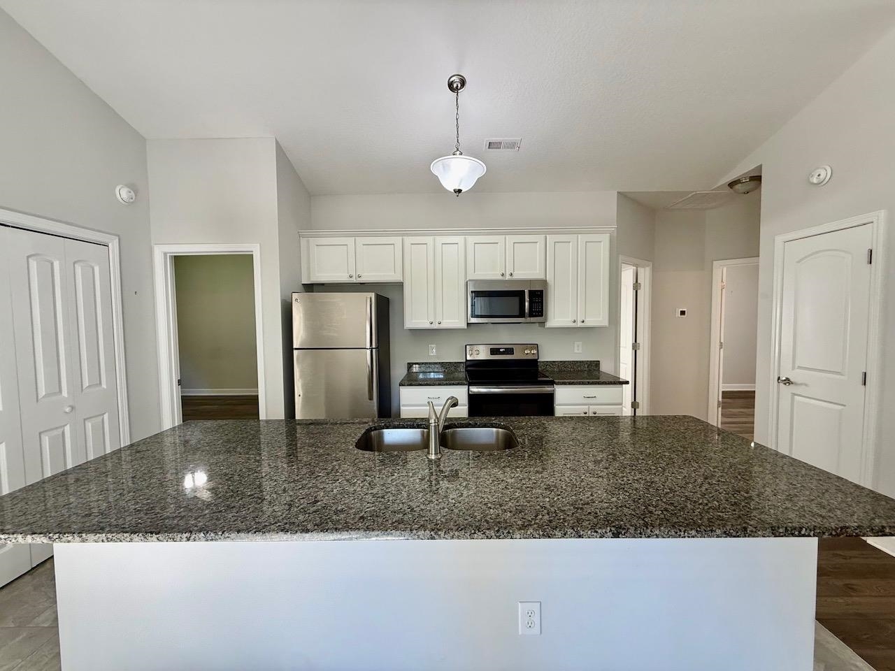 1031 Oglethorpe Dr. Property Photo 5