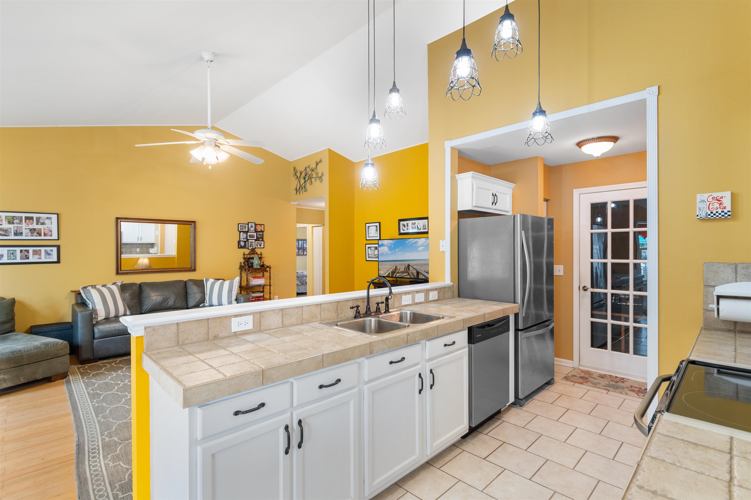 636 Pepperbush Dr. Property Photo 8