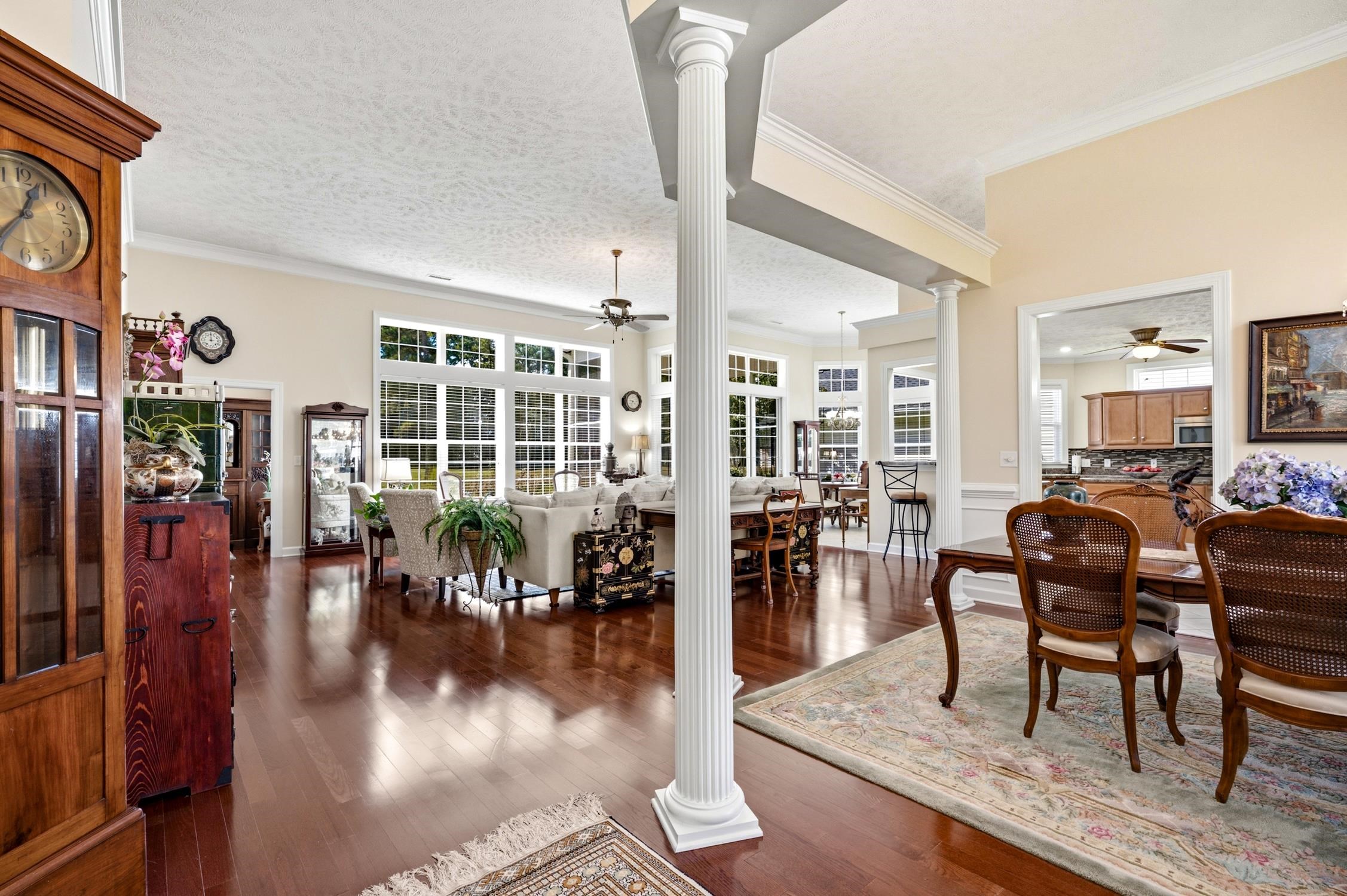 147 Wicklow Dr. Property Photo 6