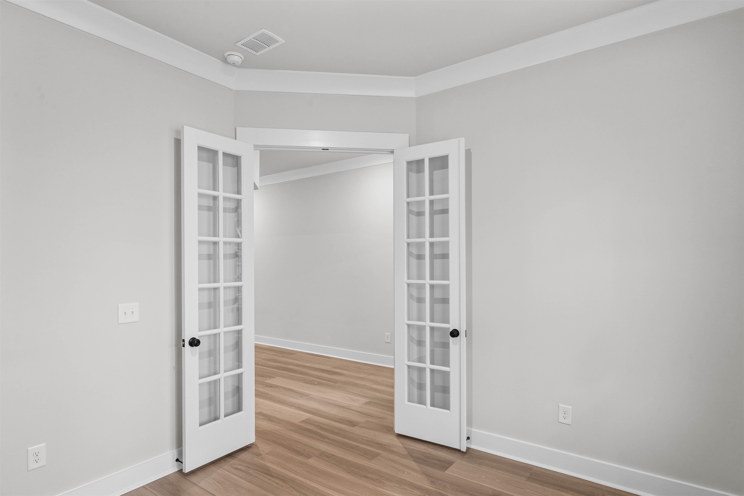 318 Colonnade Ave Property Photo 12