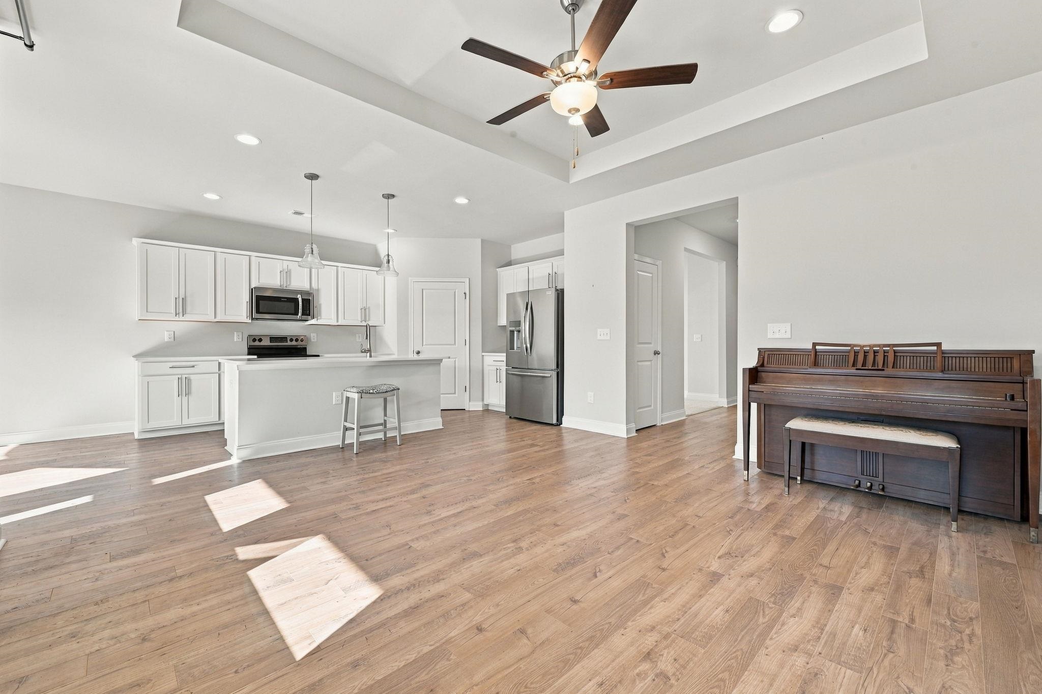 2823 Spain Ln. Property Photo 5