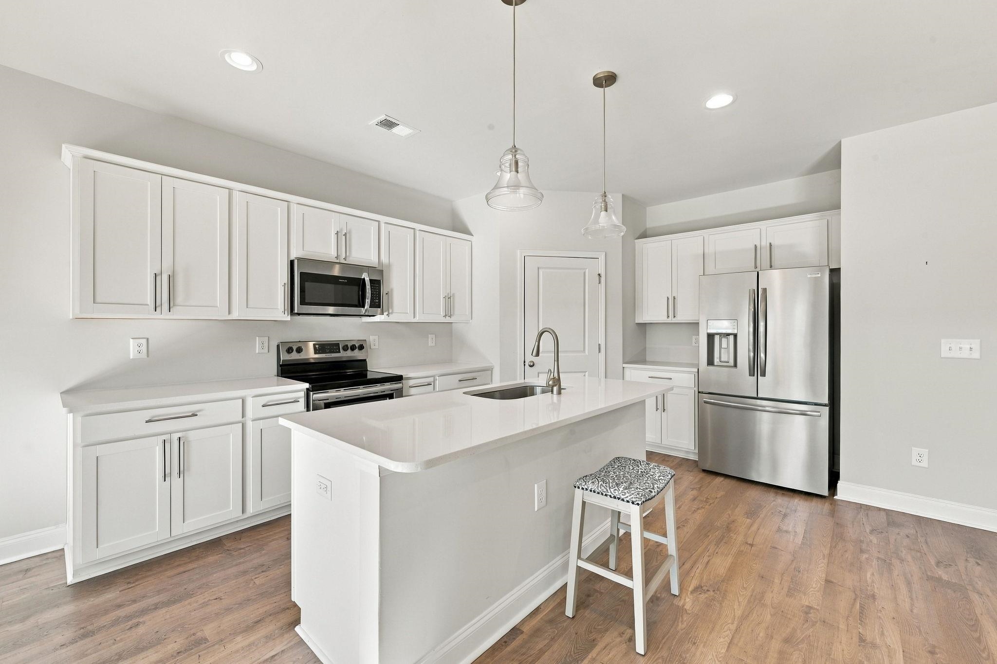 2823 Spain Ln. Property Photo 9