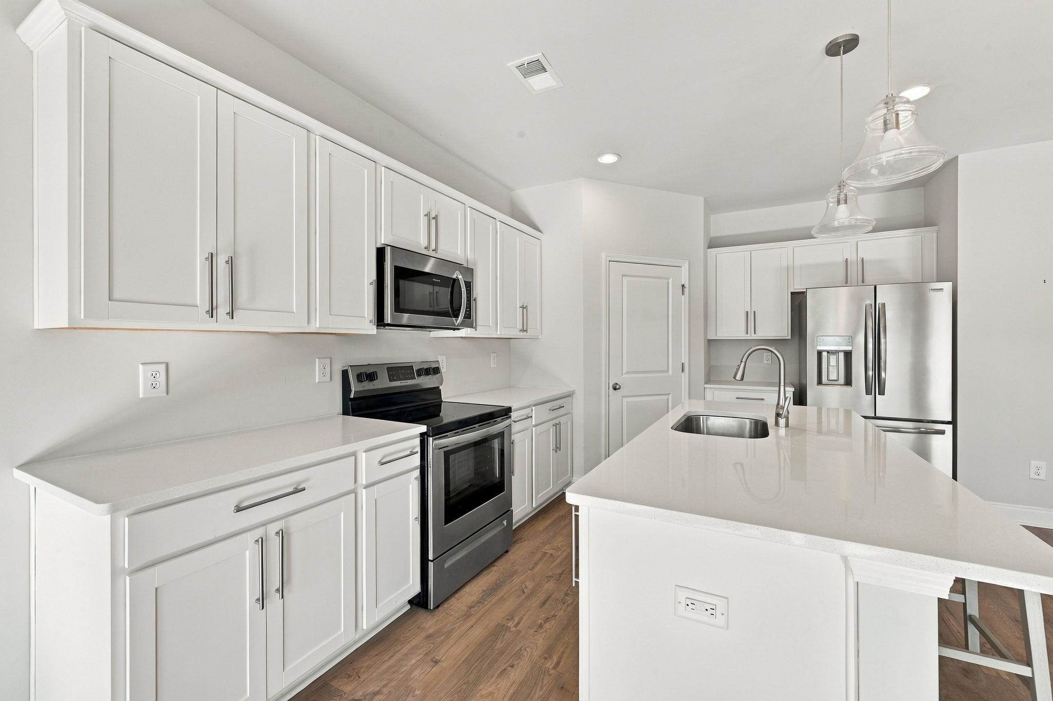 2823 Spain Ln. Property Photo 10