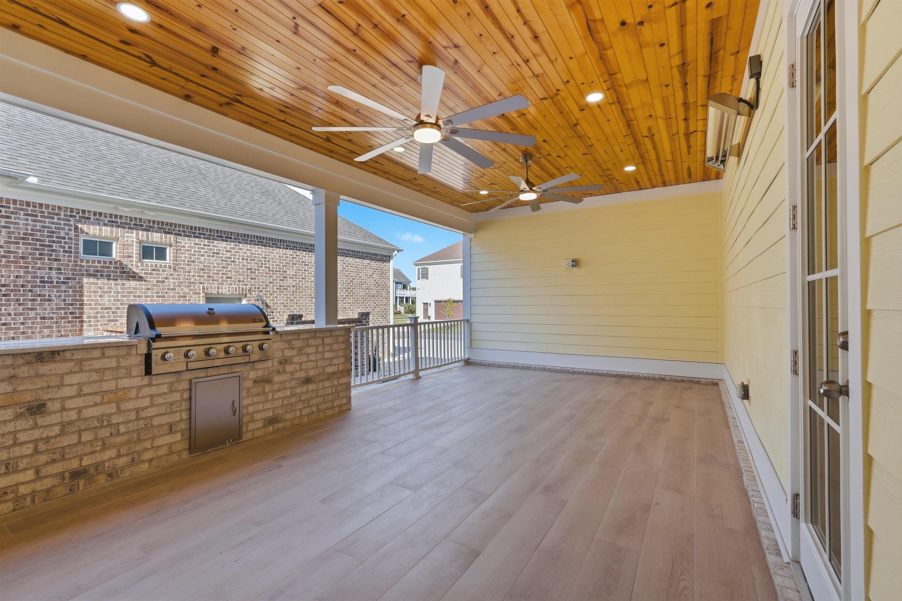 315 West Palms Dr. Property Photo 5