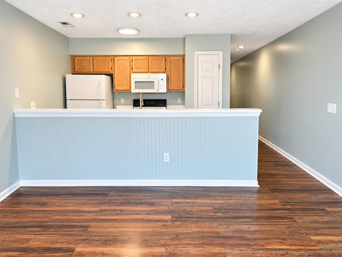 597 Blue River Ct. Property Photo 4