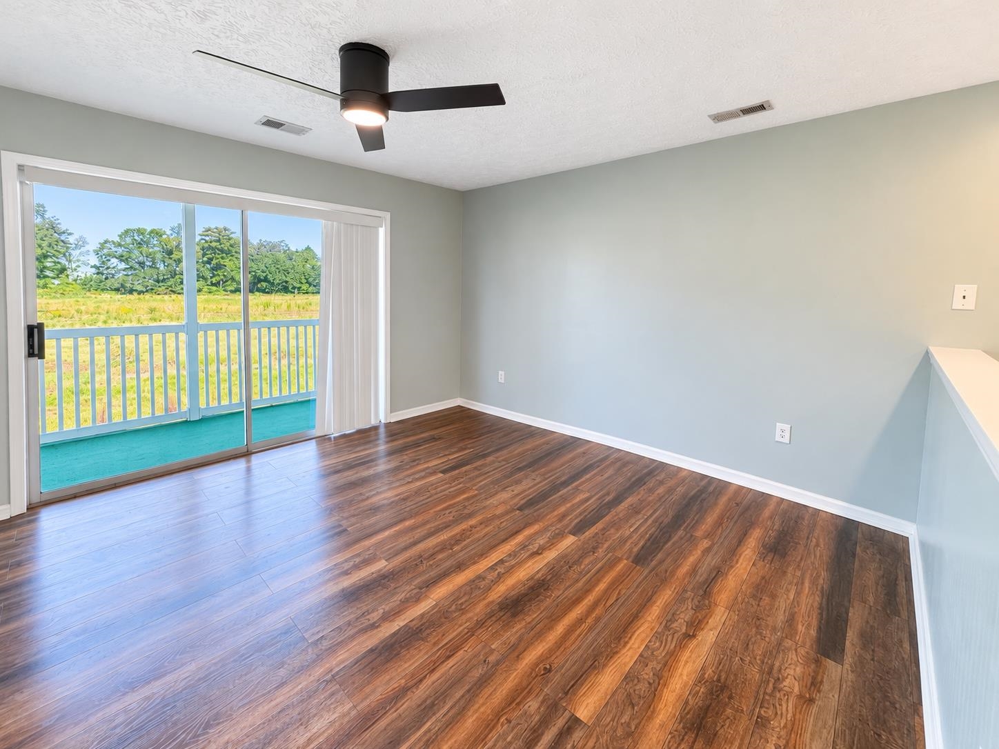 597 Blue River Ct. Property Photo 5