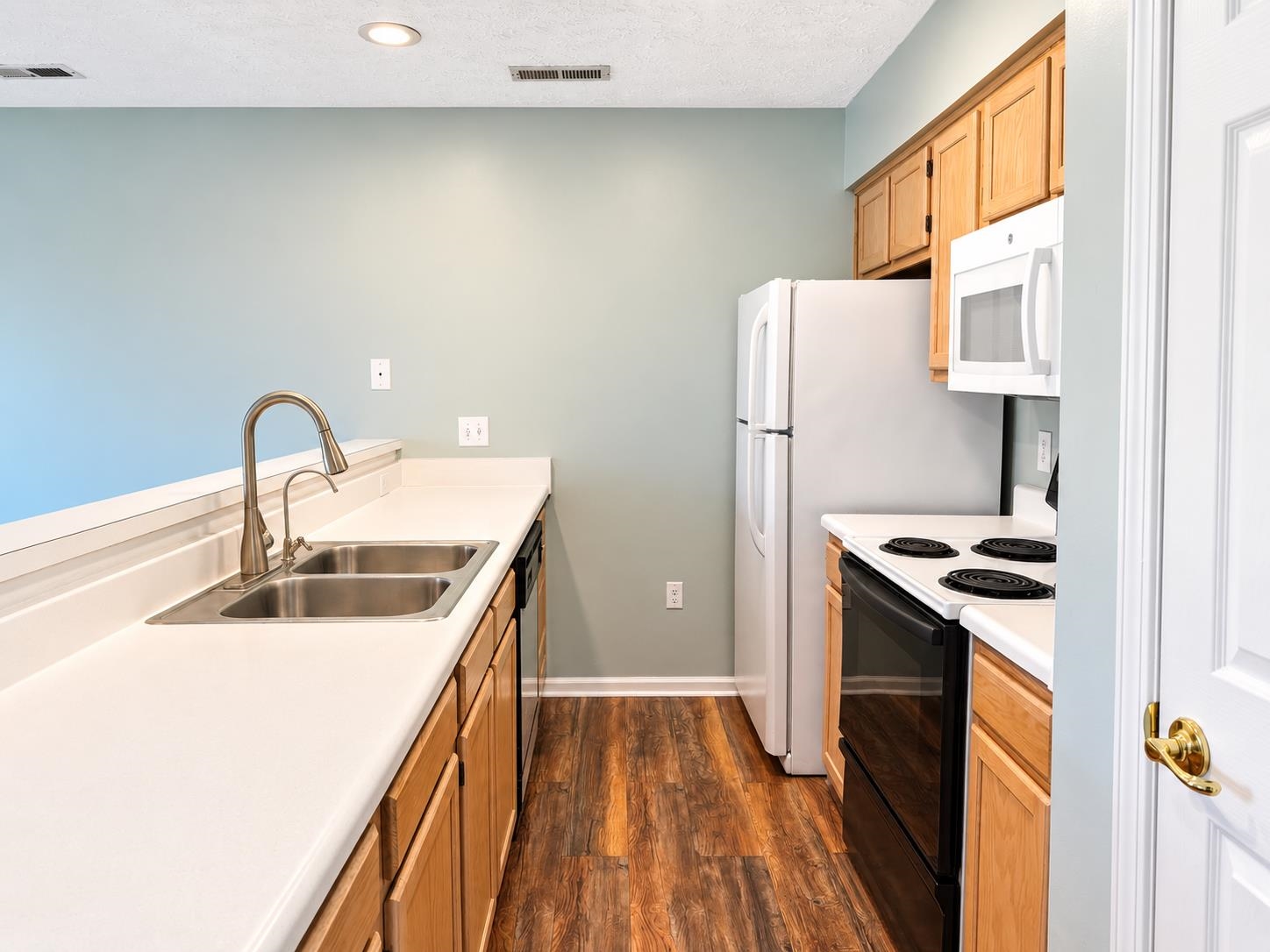 597 Blue River Ct. Property Photo 7