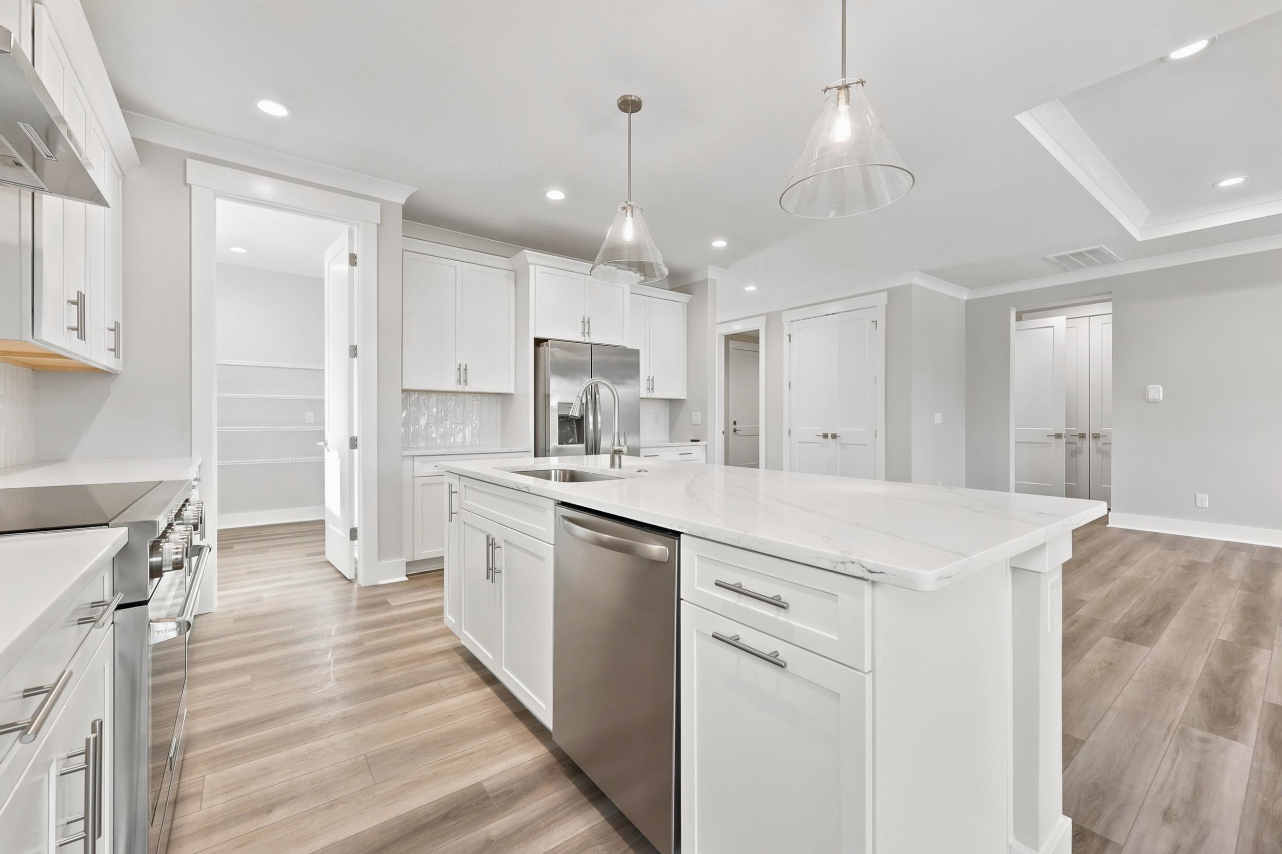2012 Spring Valley Ct. Property Photo 6