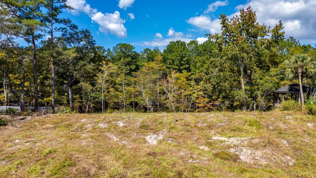 1760 Gray Oaks Dr. Property Photo 7