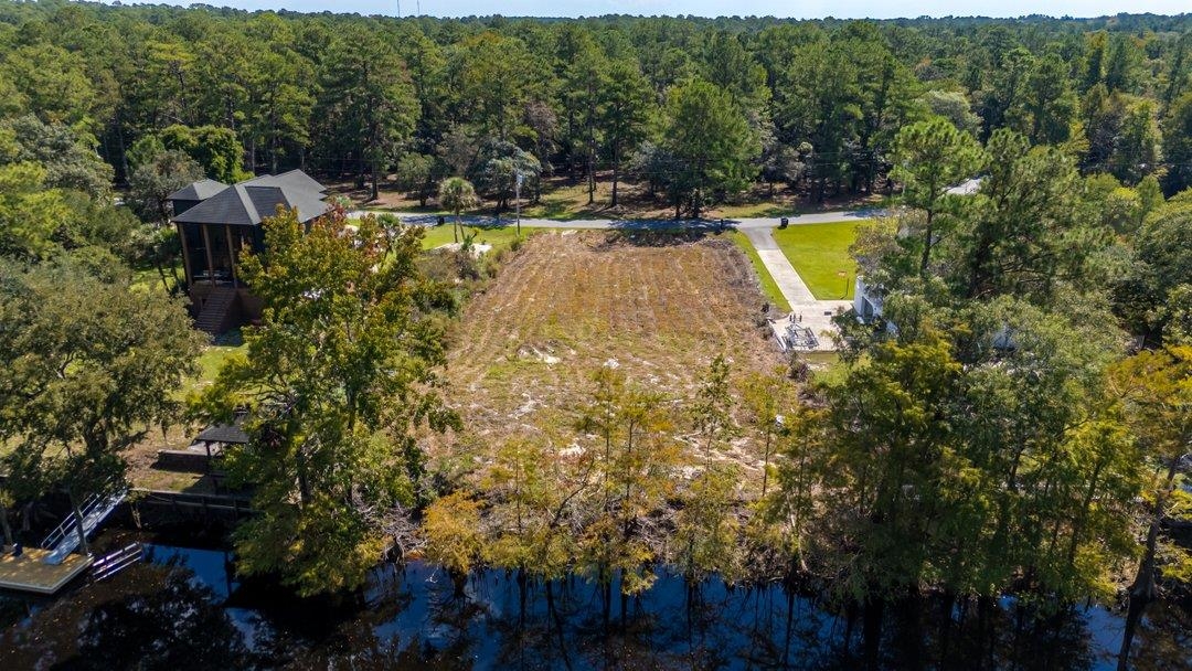 1760 Gray Oaks Dr. Property Photo 12