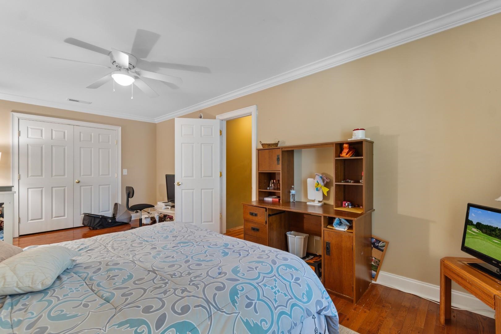 146 University Dr. Property Photo 32