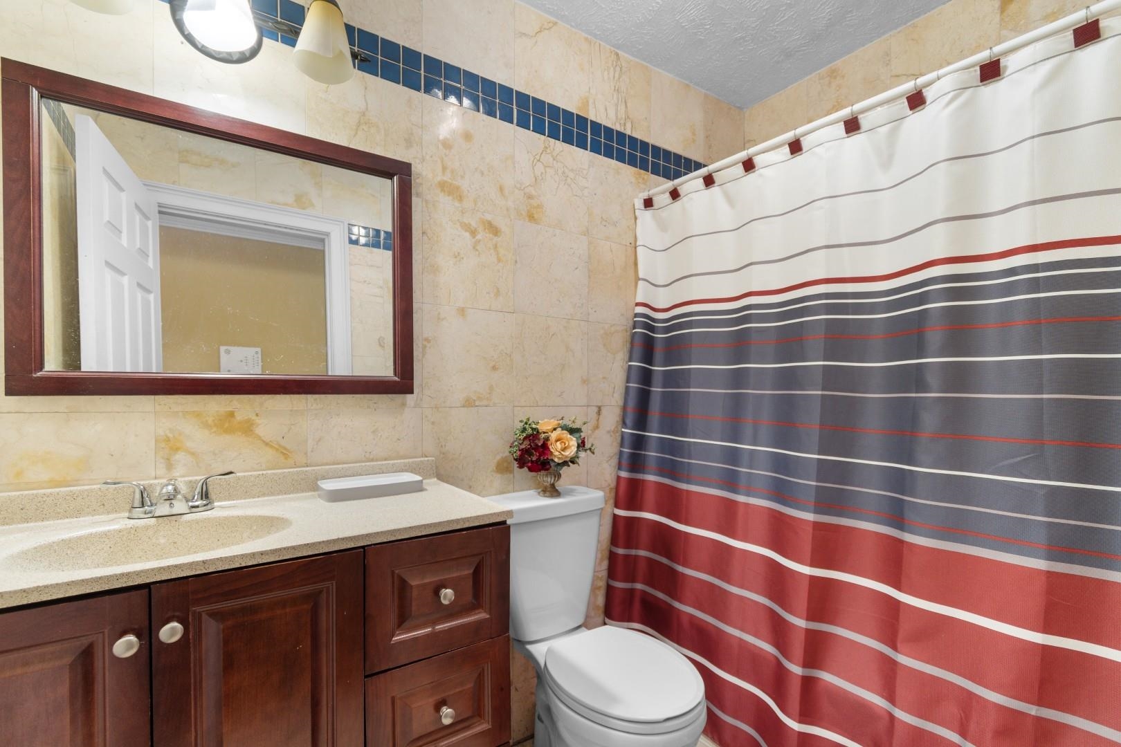 146 University Dr. Property Photo 32