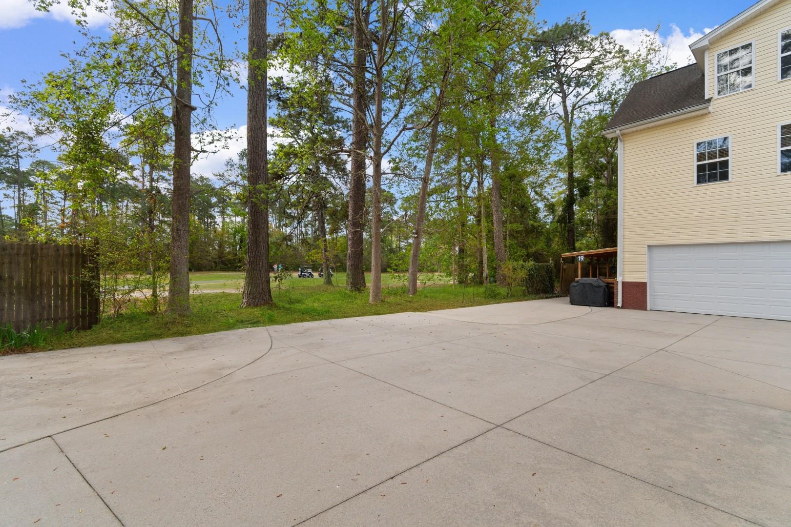 146 University Dr. Property Photo 42