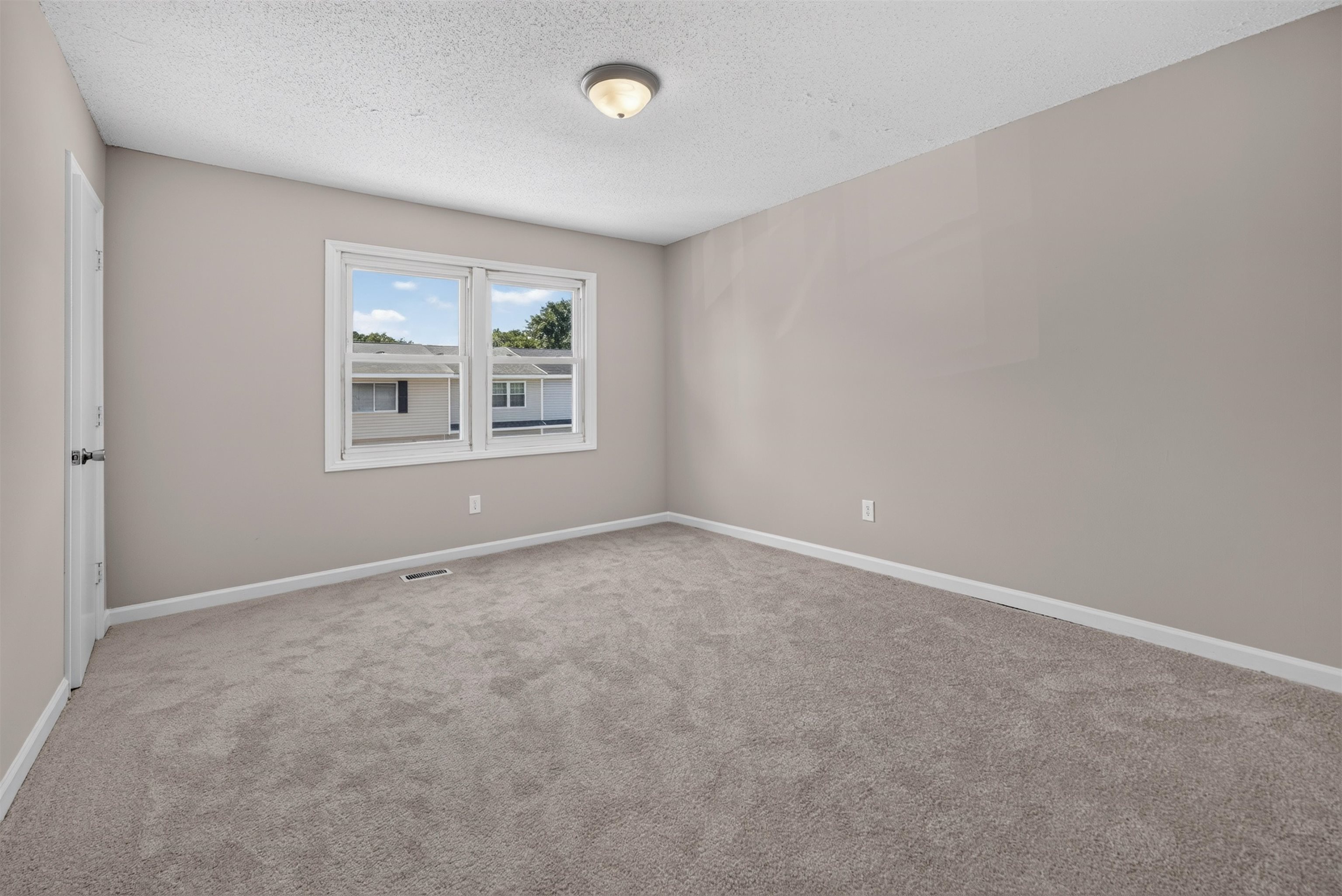 6310 Wedgewood St. Property Photo 8