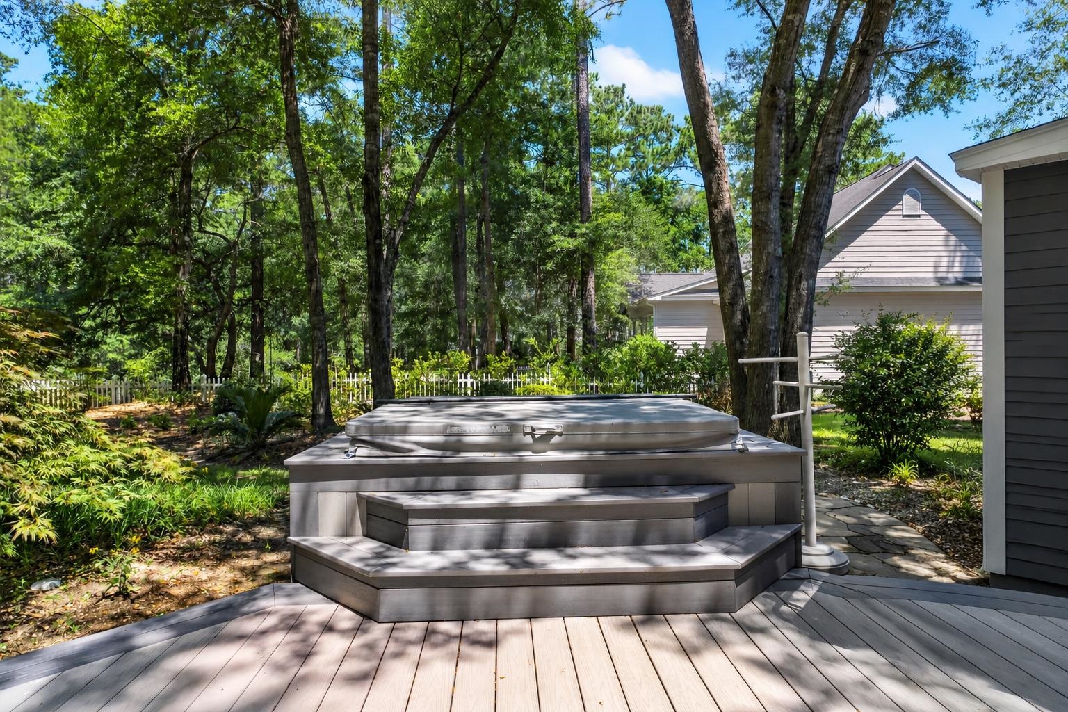 1142 Club Circle Dr. Property Photo 42