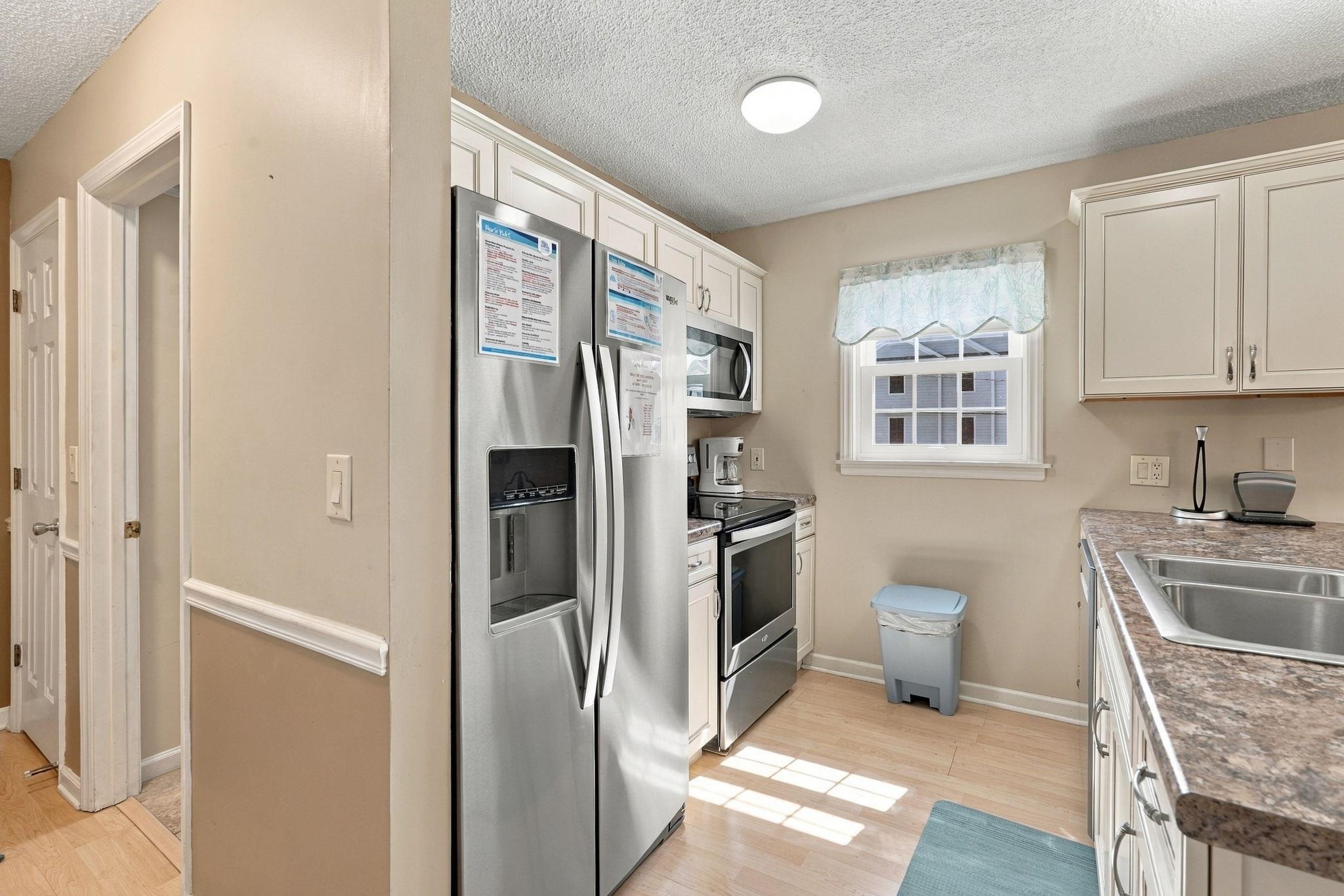 1425 N Waccamaw Dr. Property Photo 8
