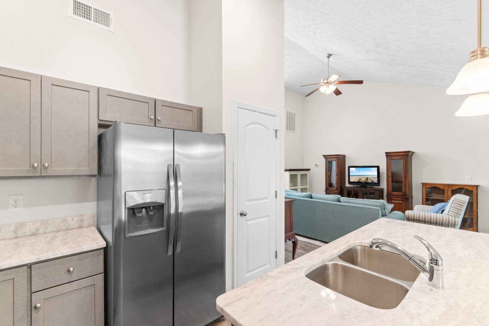 391 Leste Rd. Property Photo 6