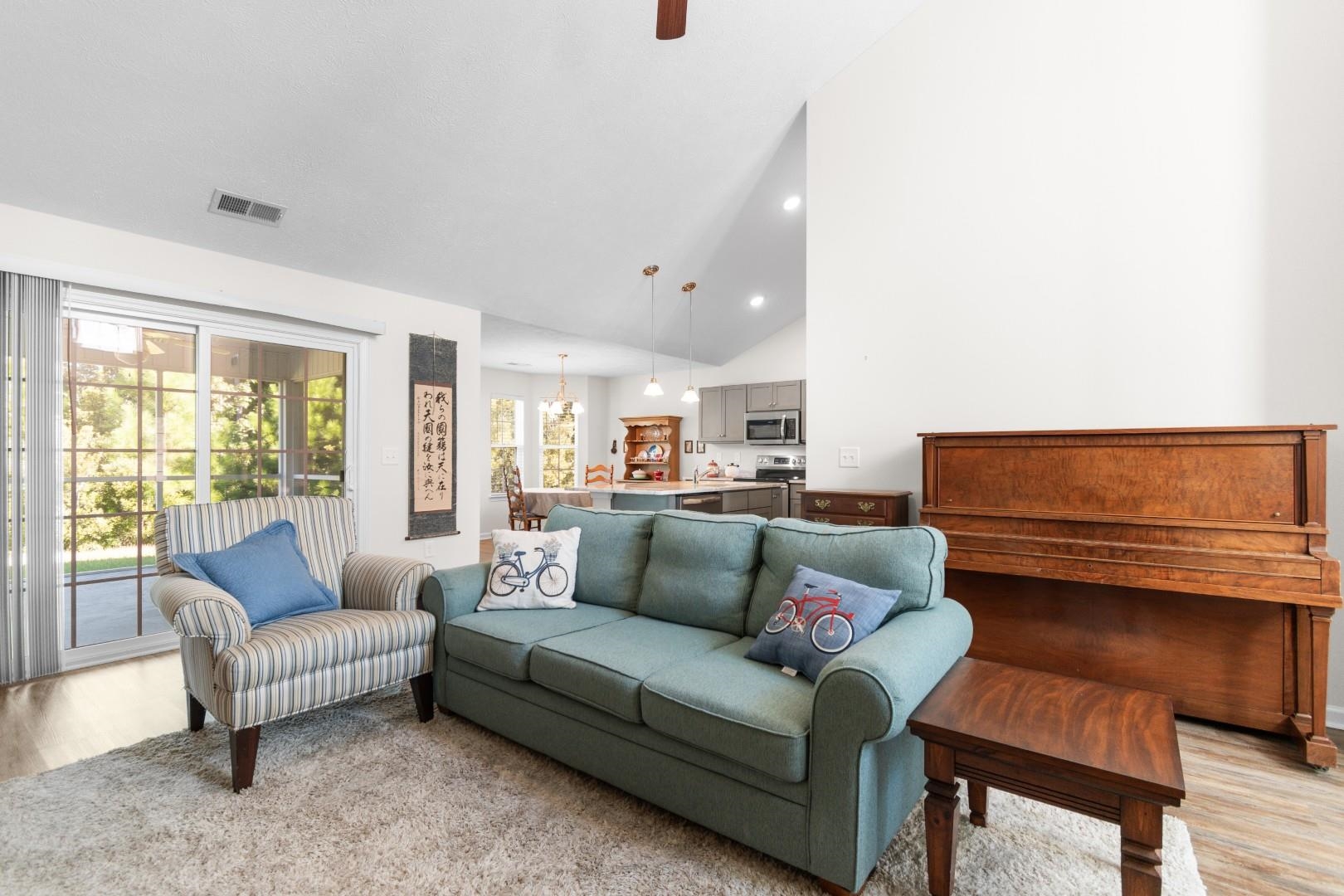 391 Leste Rd. Property Photo 11