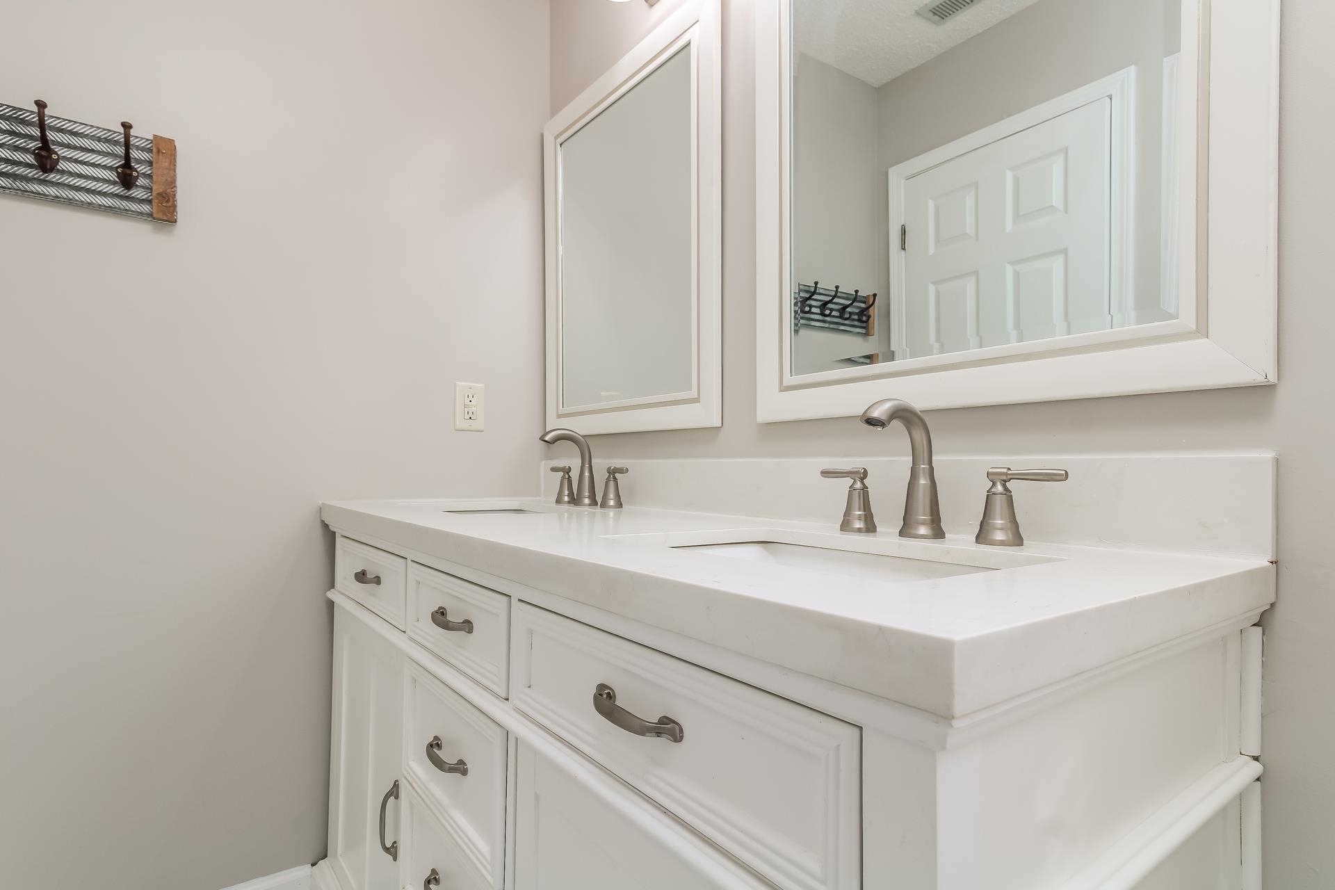 2753 Winterbrook Dr Property Photo 11