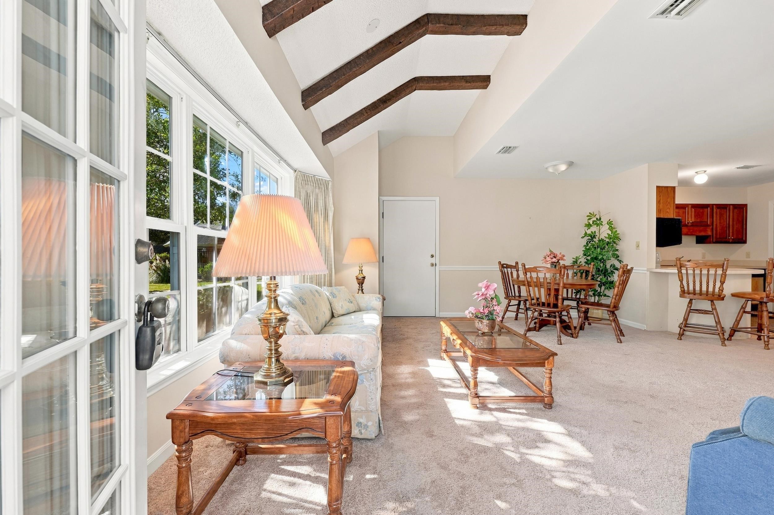 1205 Tiffany Ln. Property Photo 6