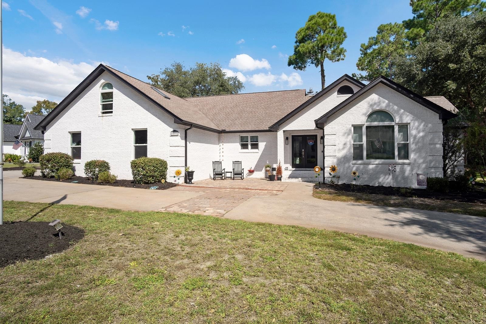 3099 Kings Ct. Property Photo 1