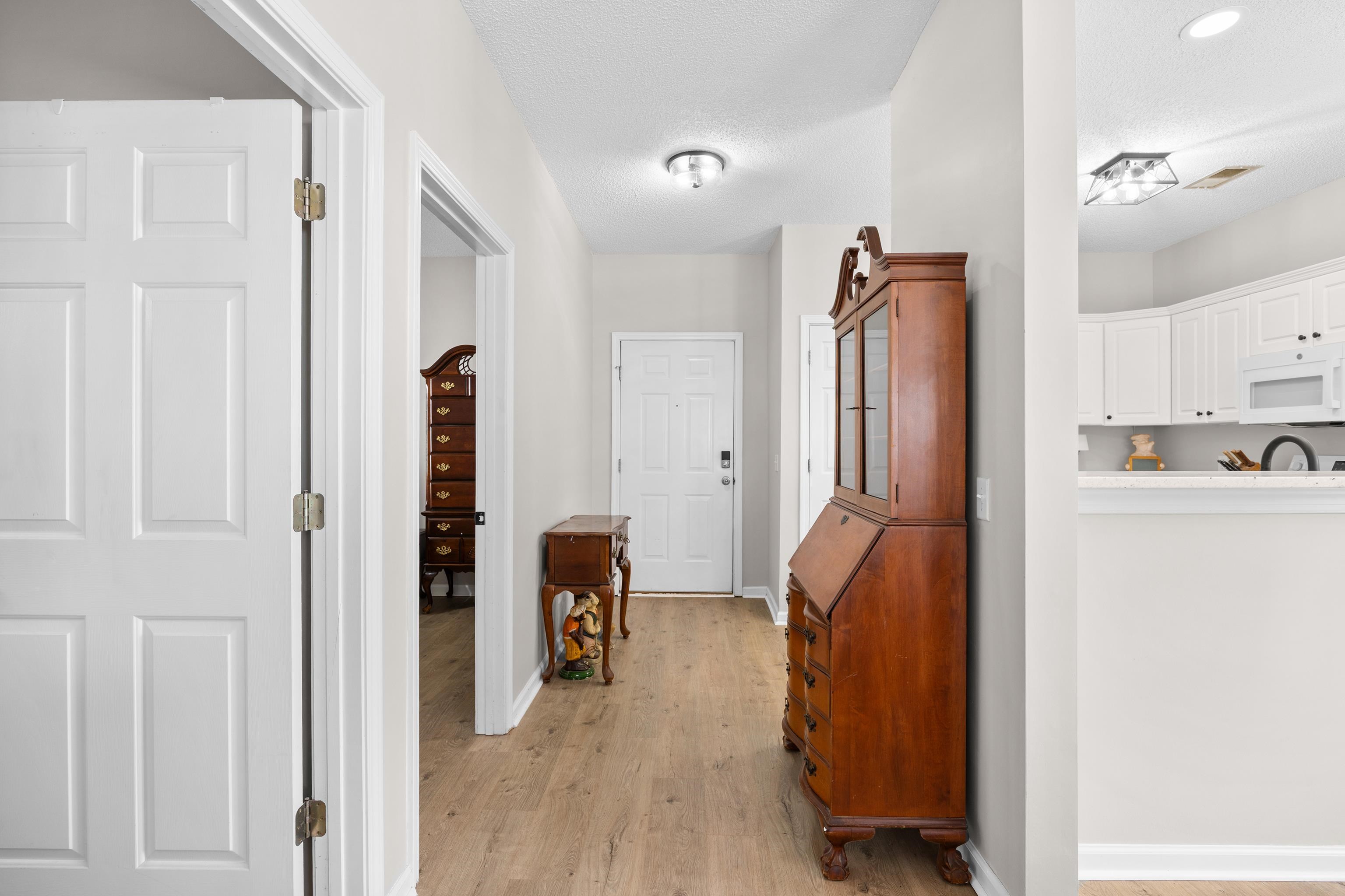 2030 Cross Gate Blvd Property Photo 5