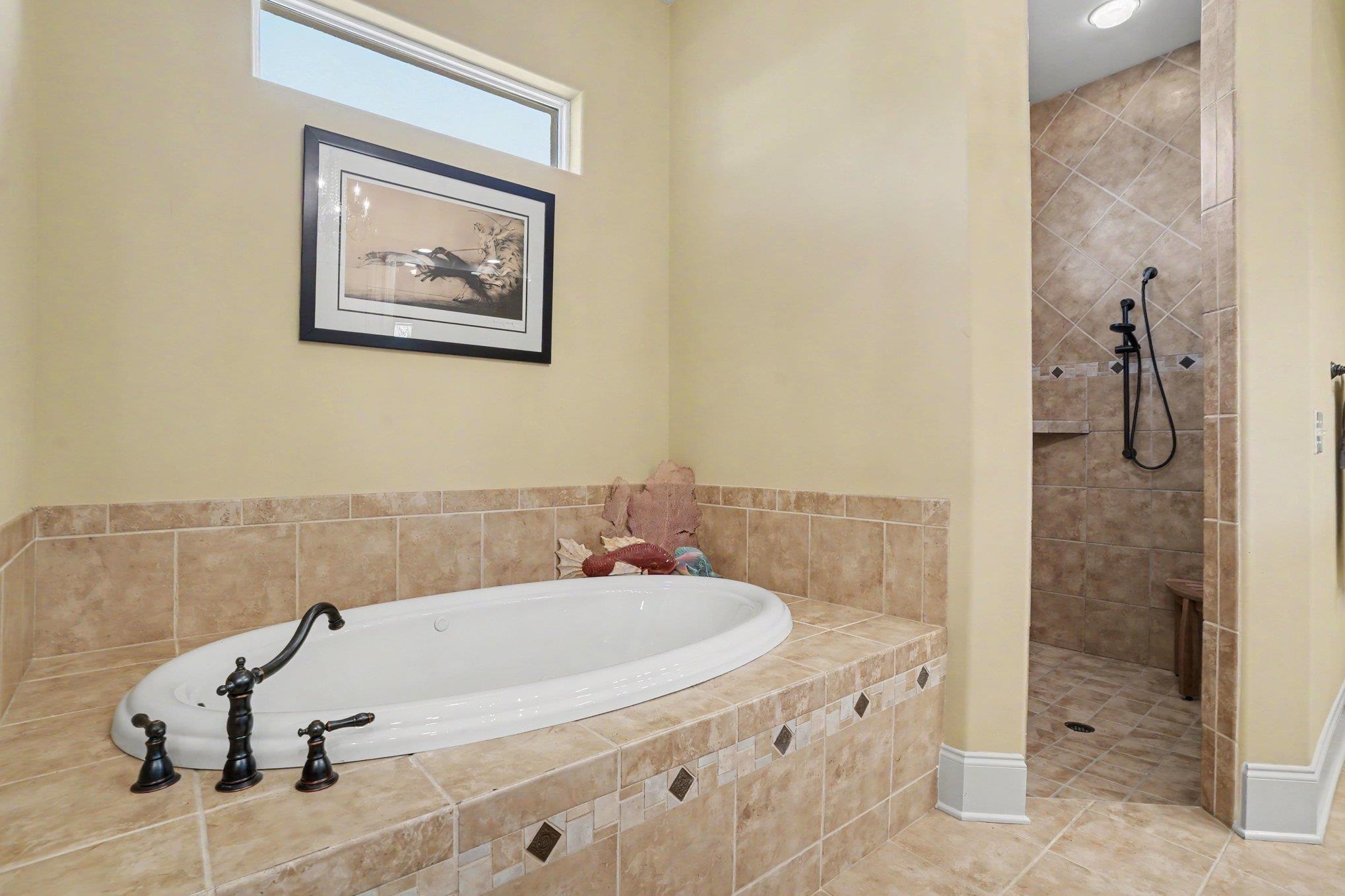 9911 Bellasera Circle Property Photo 32