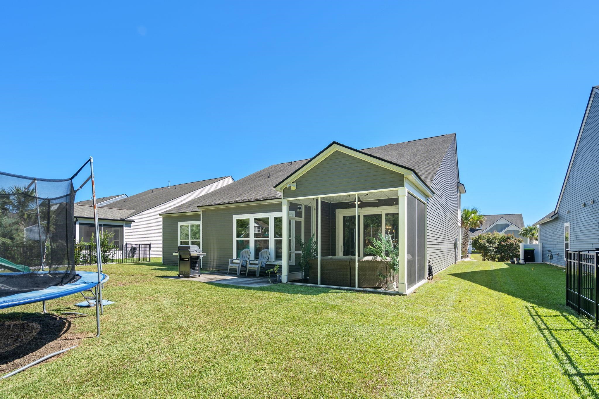 695 Greta Loop Property Photo 16