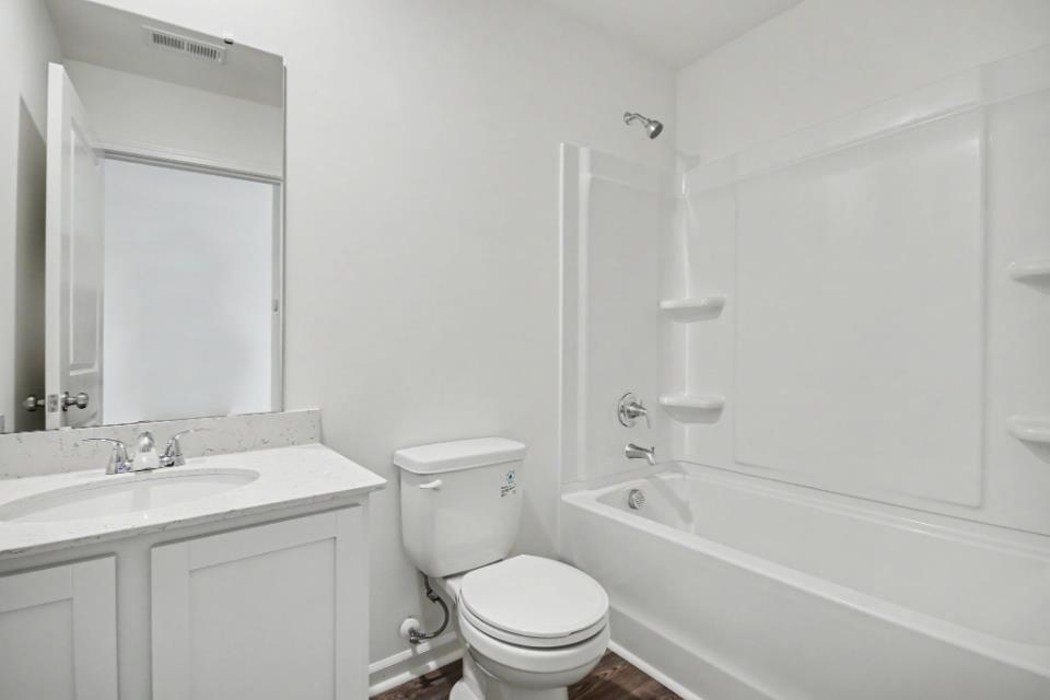 125 Cottonwood Dr. Property Photo 2