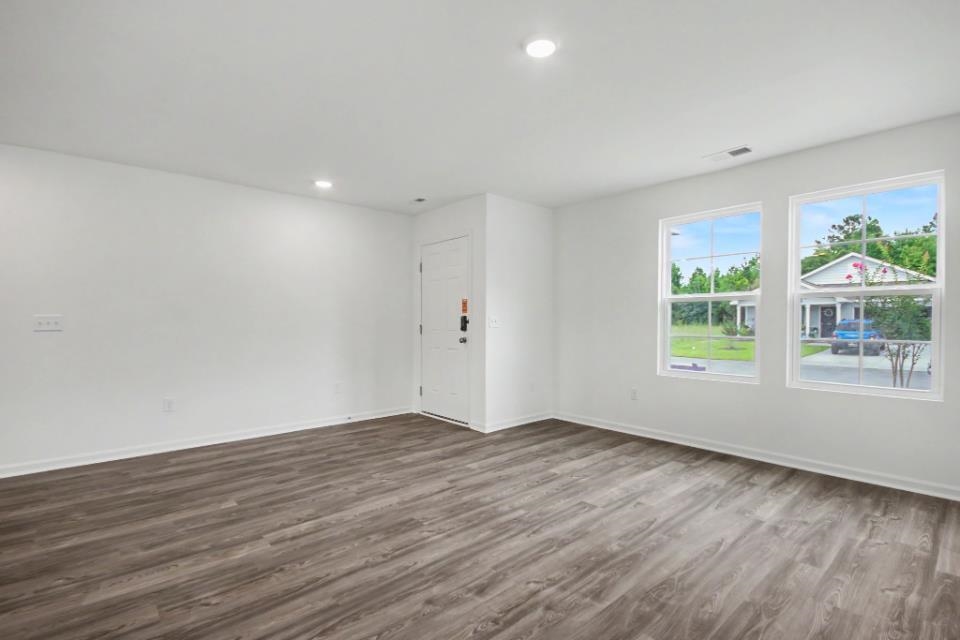 125 Cottonwood Dr. Property Photo 5