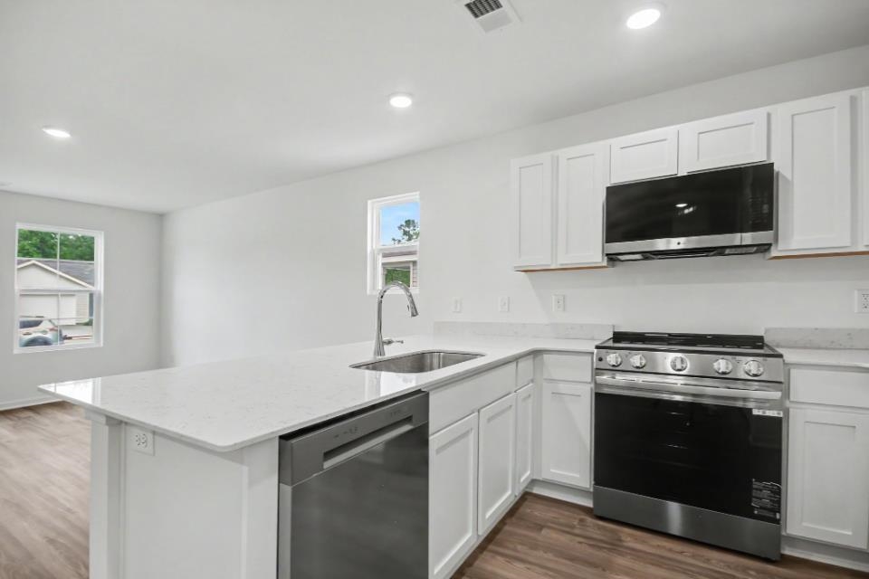 125 Cottonwood Dr. Property Photo 6