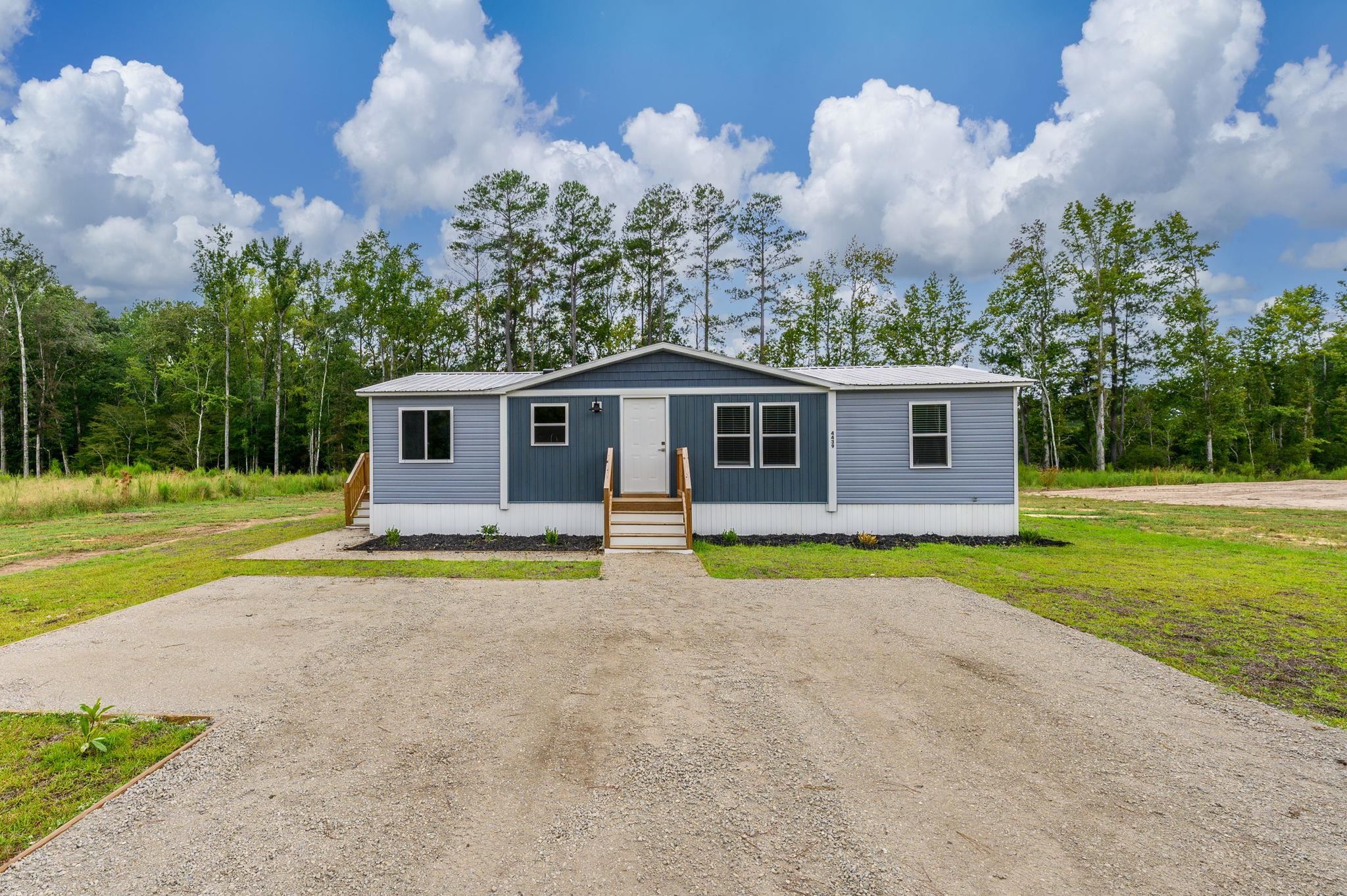 4439 Old Tram Rd. Property Photo 1