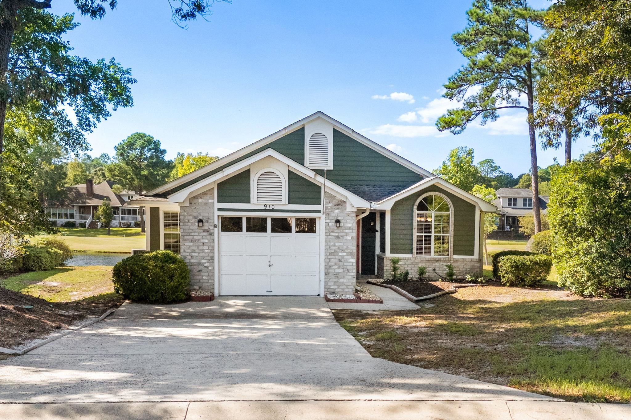 910 Knoll Dr. Property Photo 1