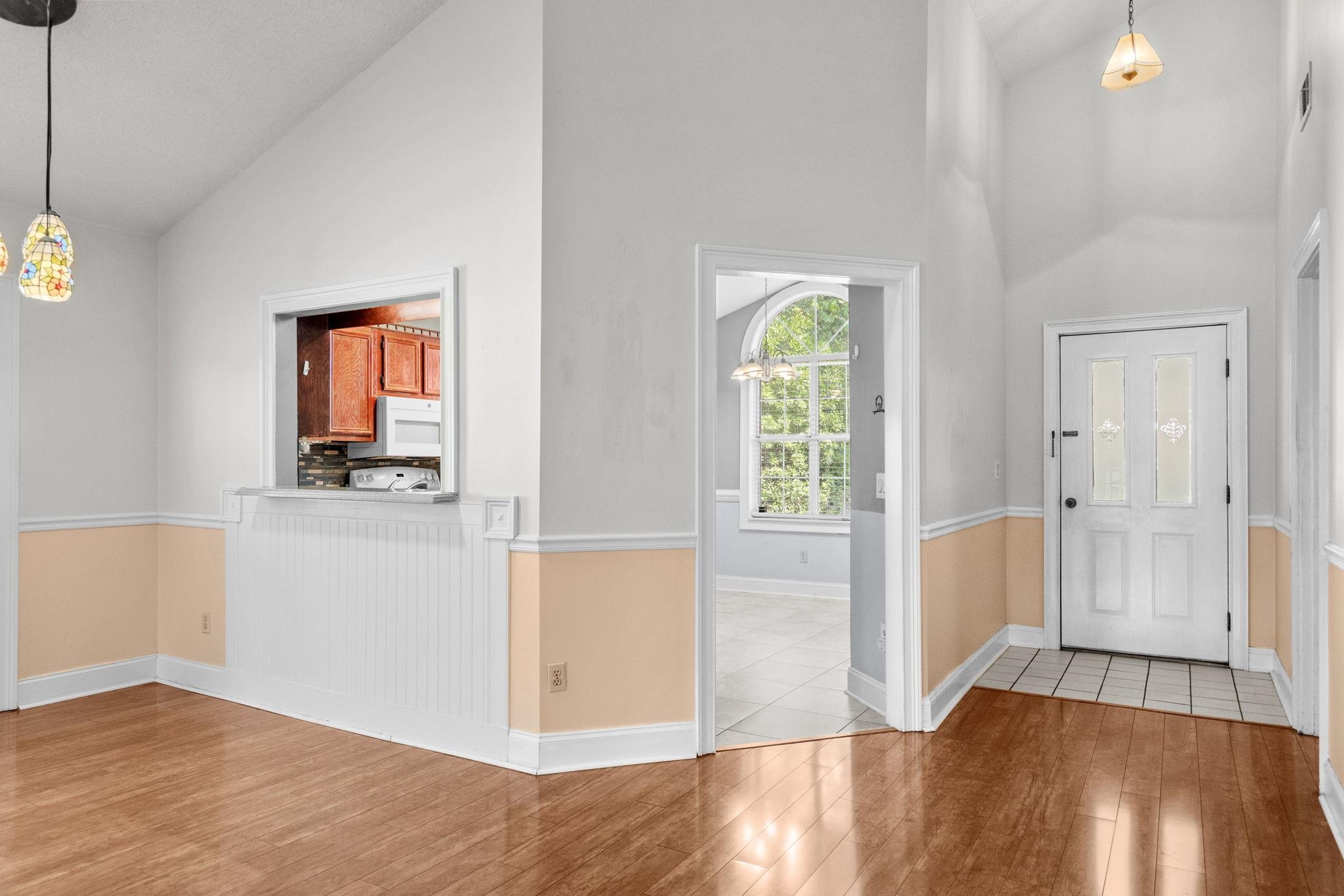 910 Knoll Dr. Property Photo 3