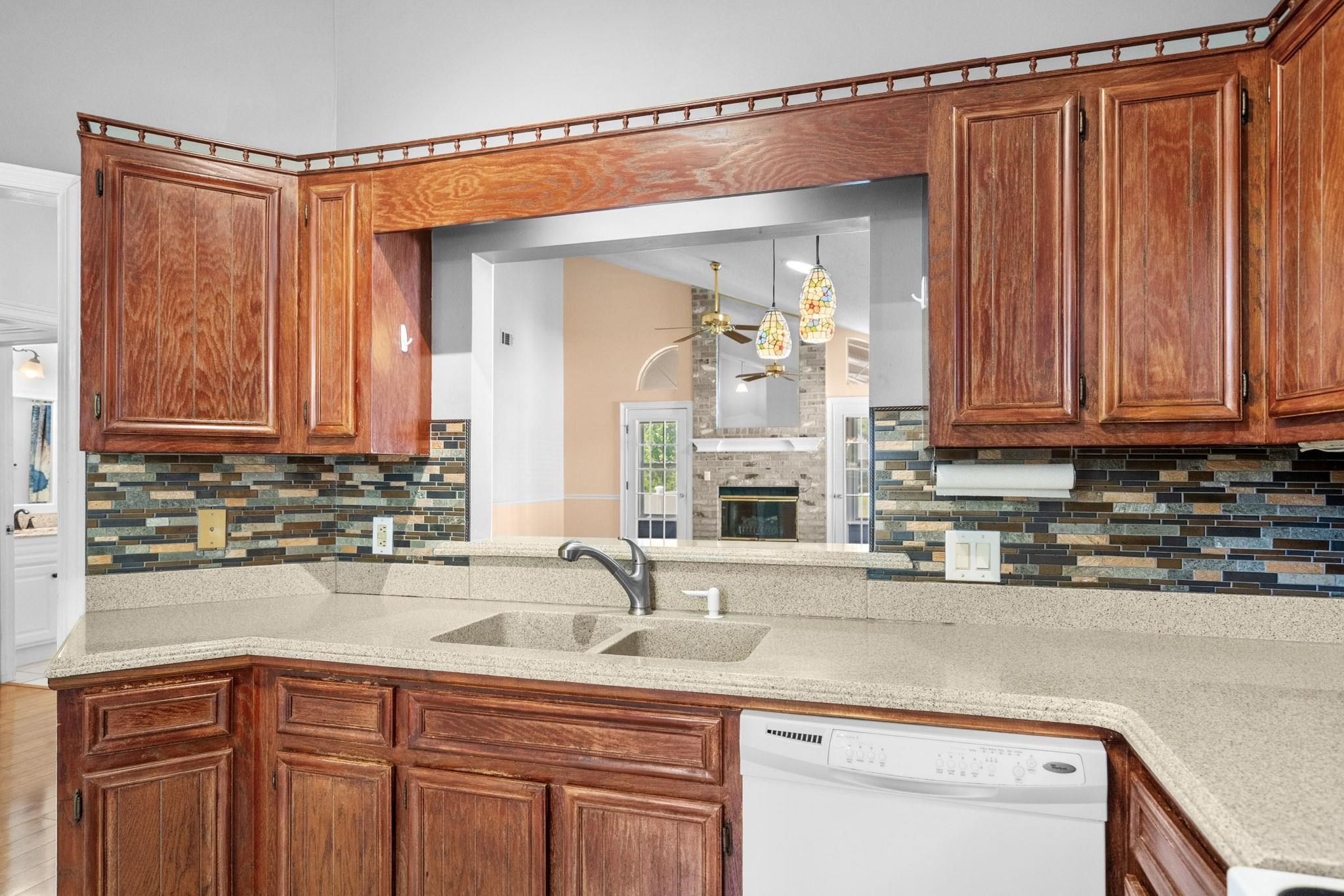 910 Knoll Dr. Property Photo 11