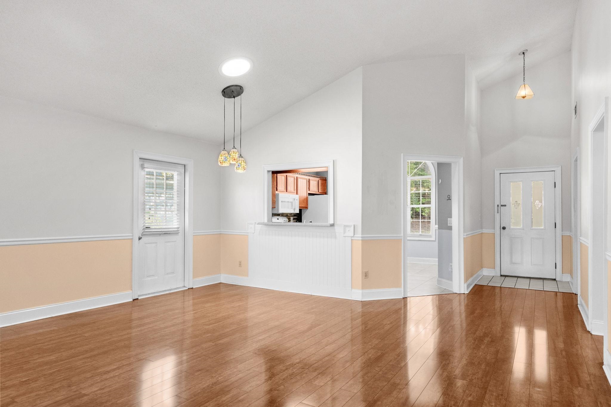 910 Knoll Dr. Property Photo 12