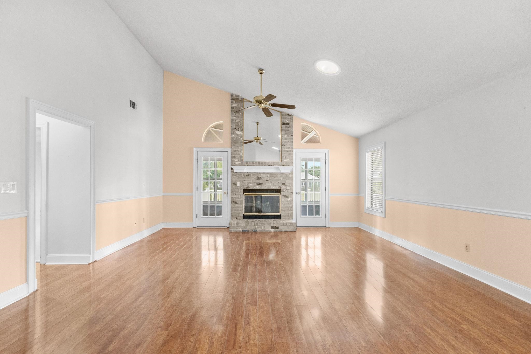 910 Knoll Dr. Property Photo 13