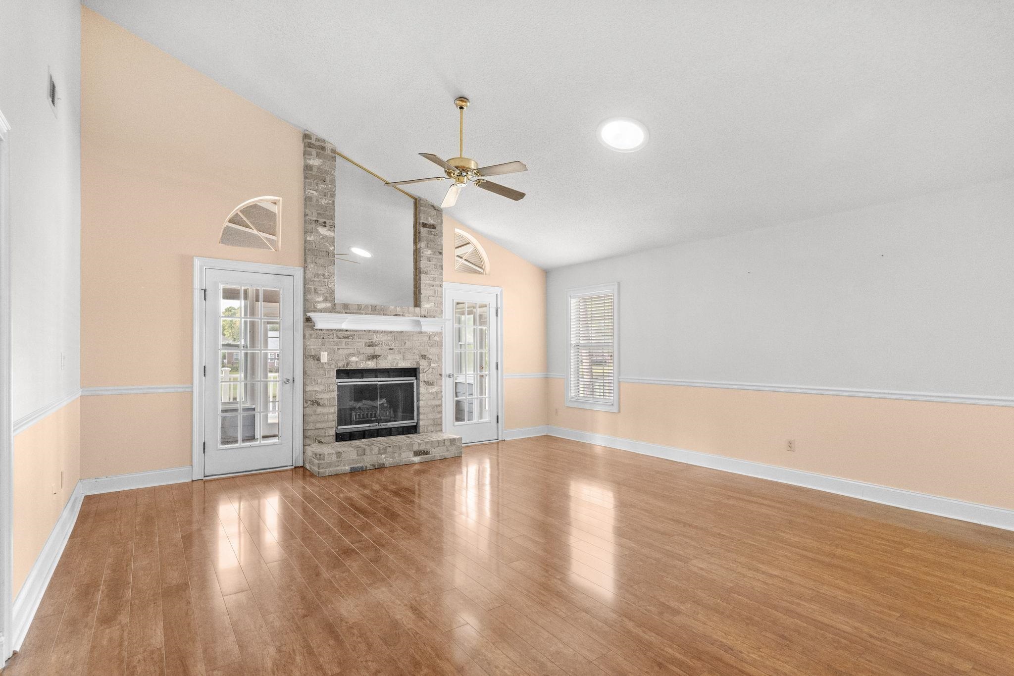 910 Knoll Dr. Property Photo 14