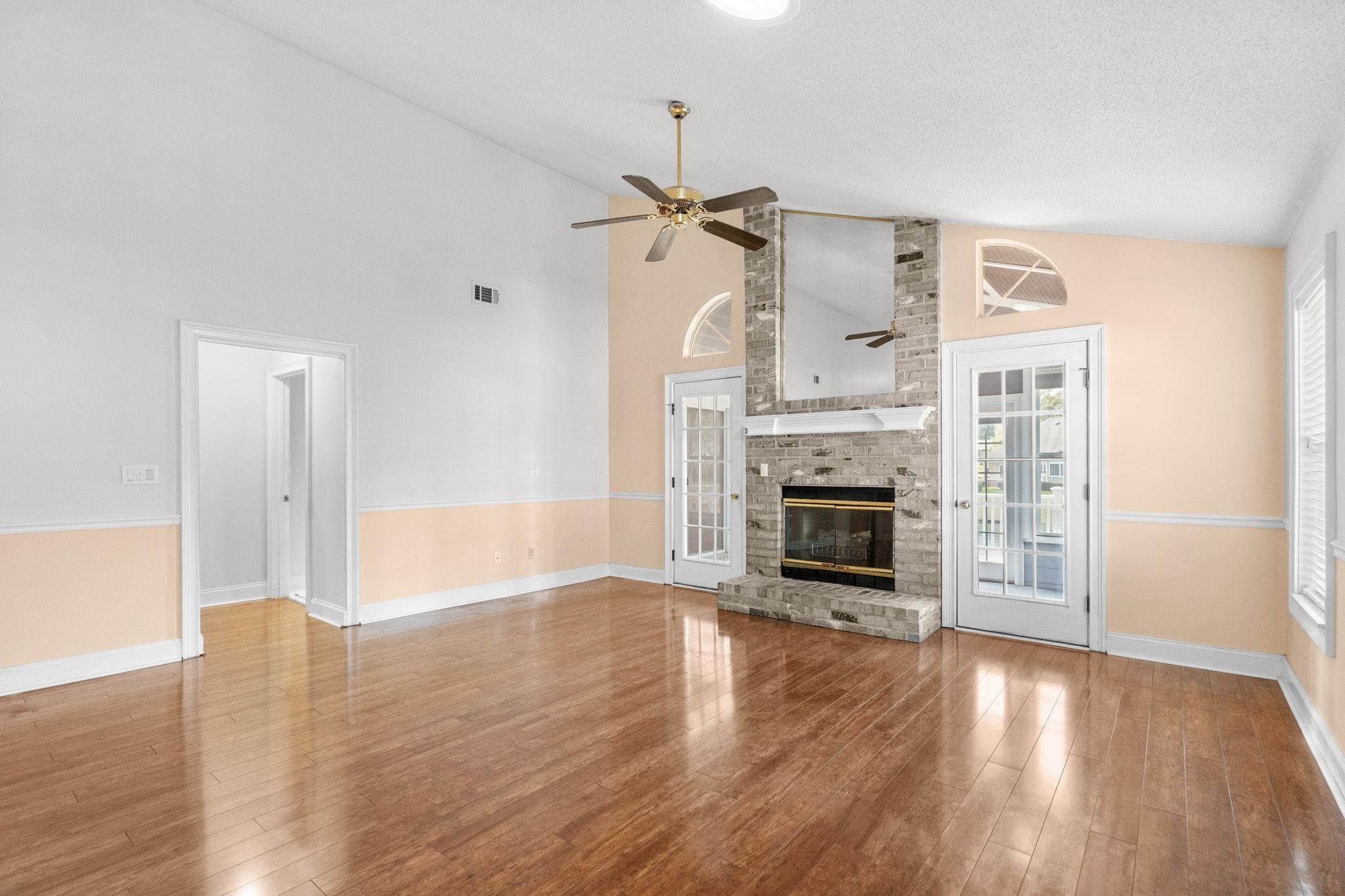 910 Knoll Dr. Property Photo 15