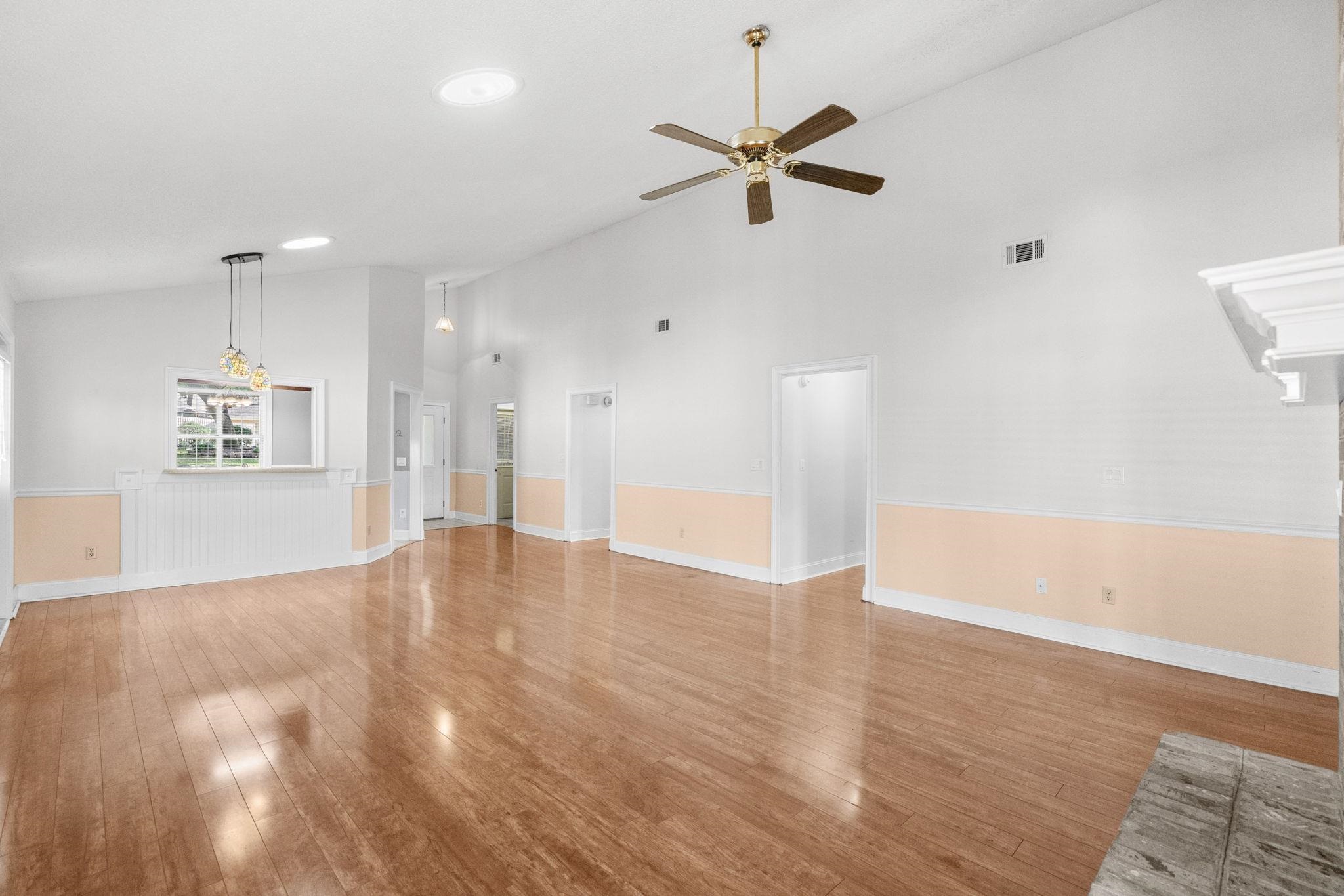 910 Knoll Dr. Property Photo 16