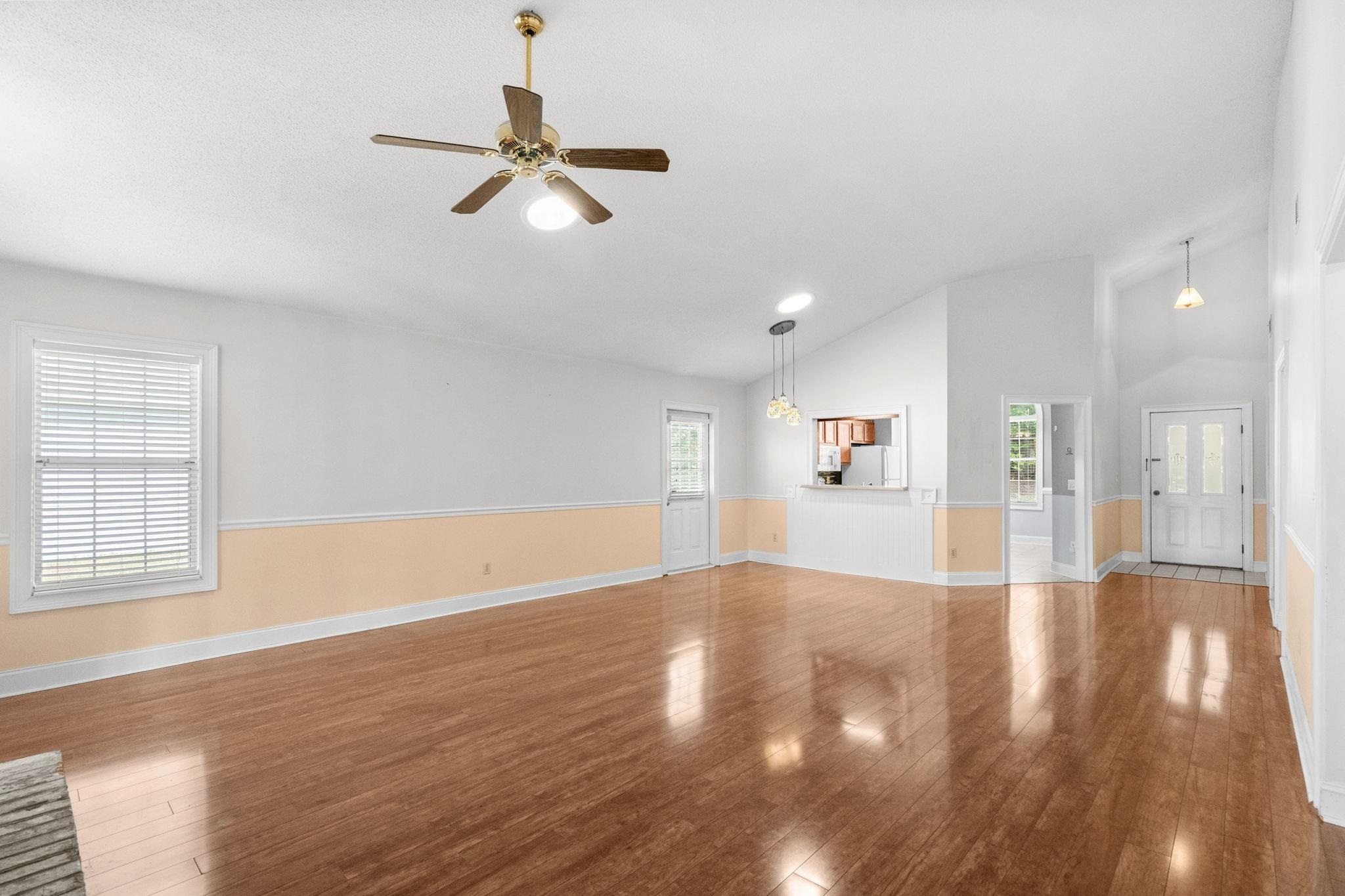 910 Knoll Dr. Property Photo 17
