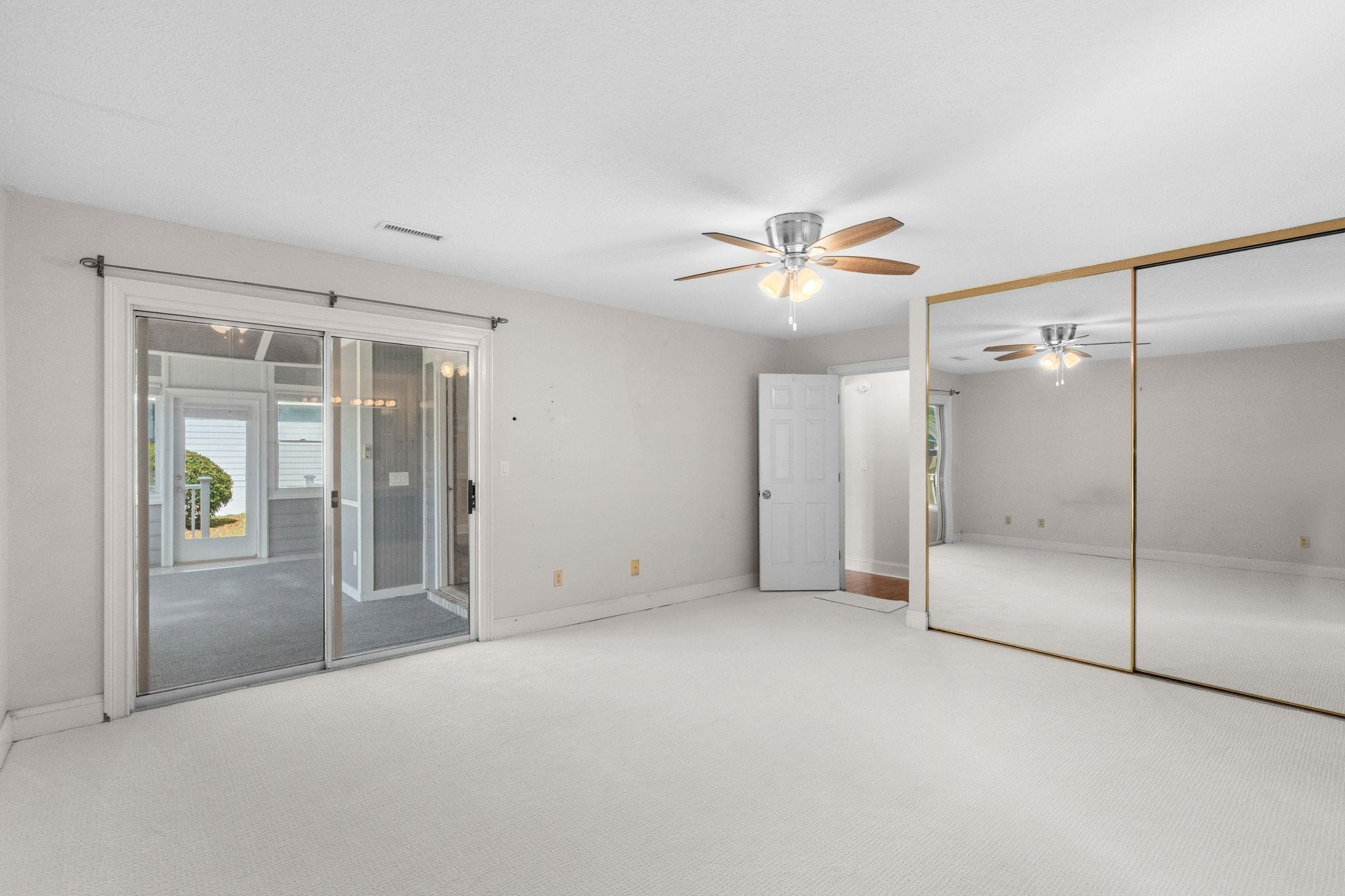910 Knoll Dr. Property Photo 20