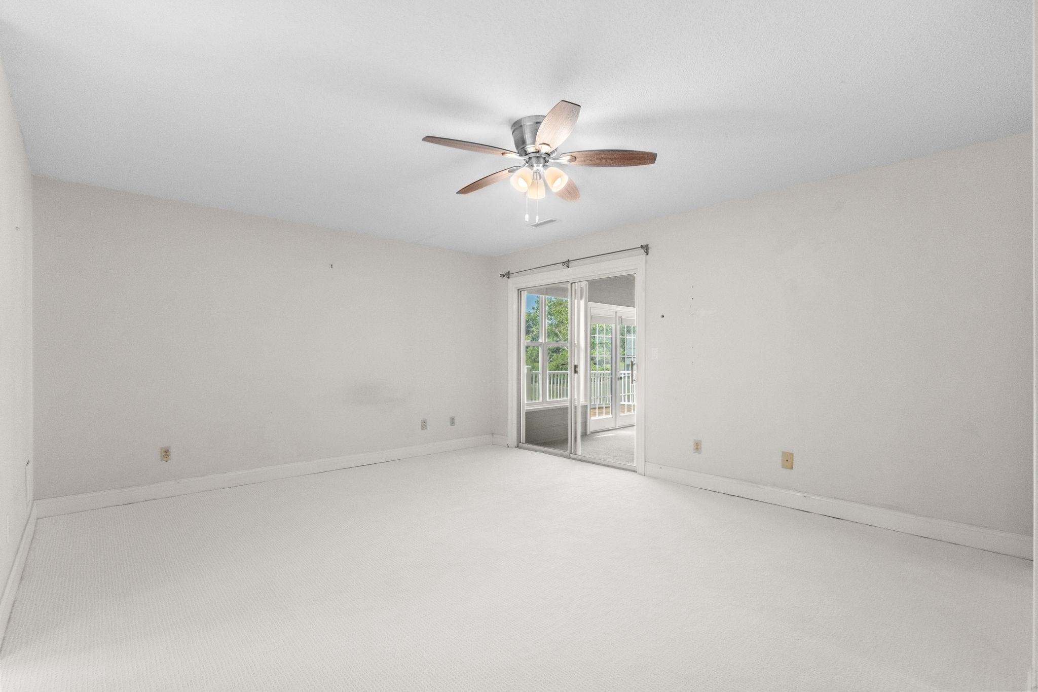 910 Knoll Dr. Property Photo 21