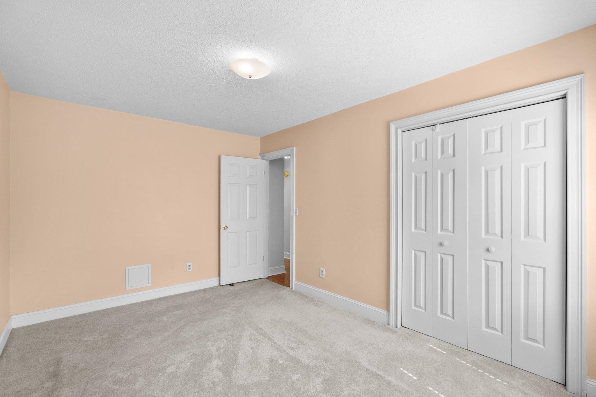 910 Knoll Dr. Property Photo 26