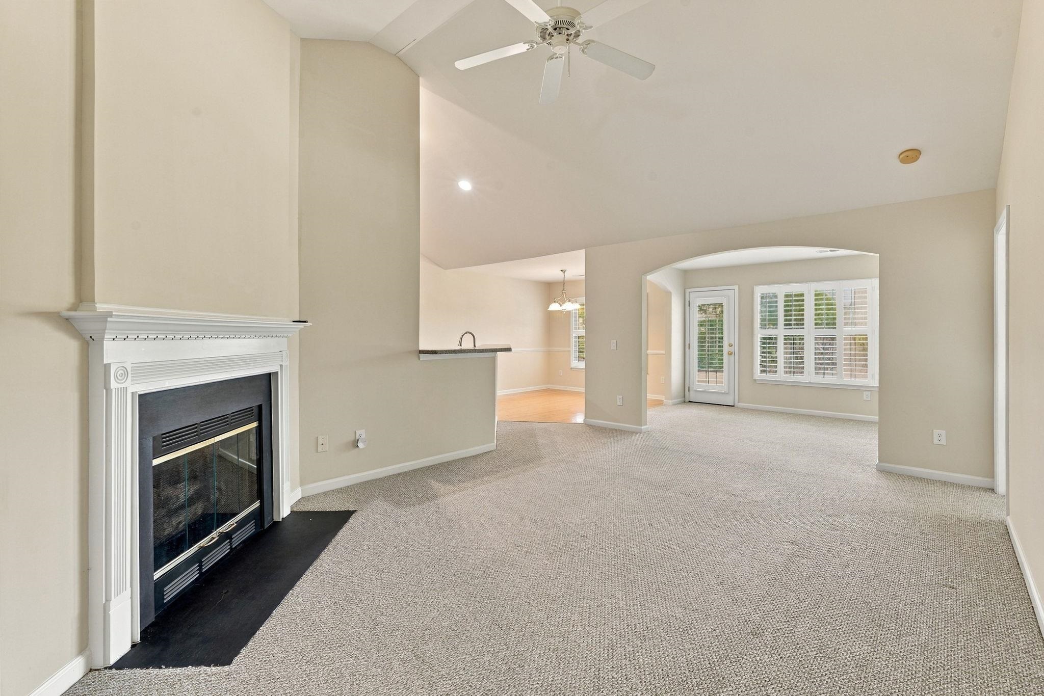 322 Whitchurch St. Property Photo 3