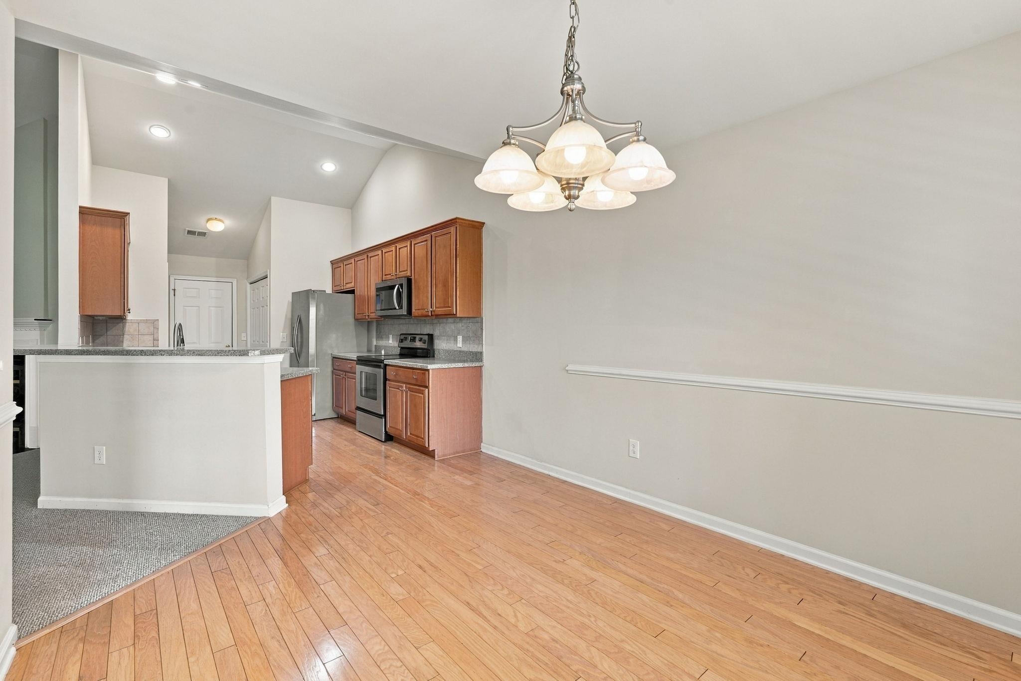 322 Whitchurch St. Property Photo 9